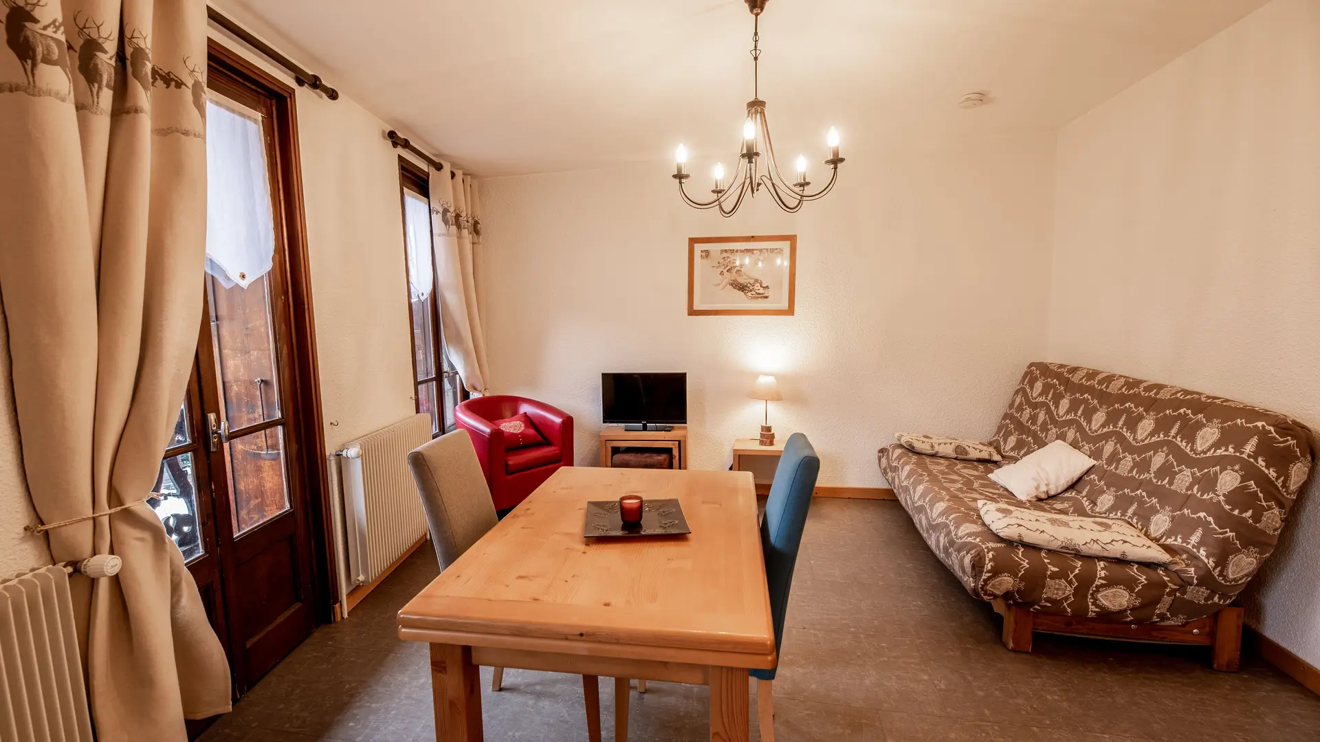 Salon avec clic clac