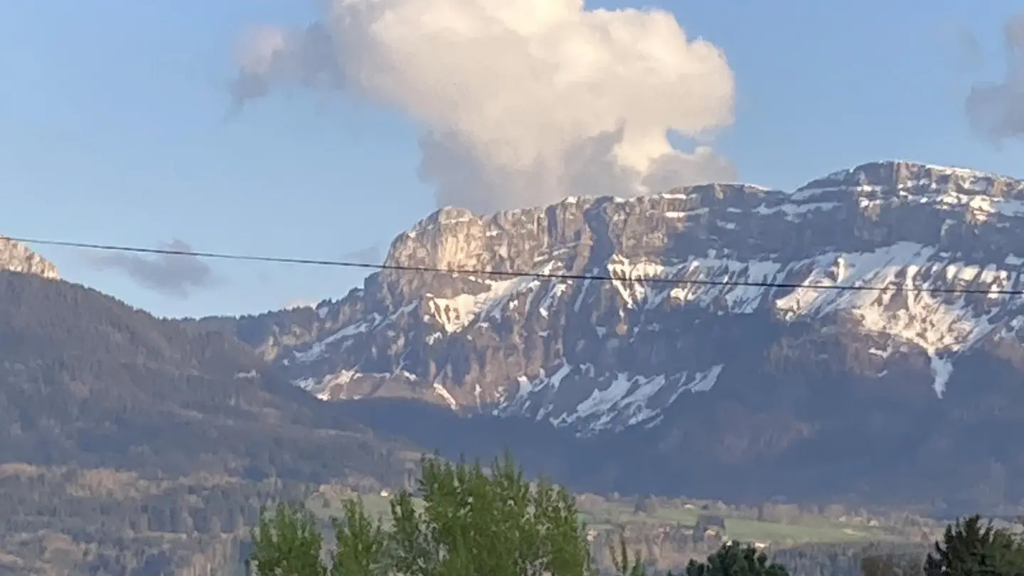 Montagne de Sous Dine depuis le balcon de la Chambre Parentale (Massif des Bornes)