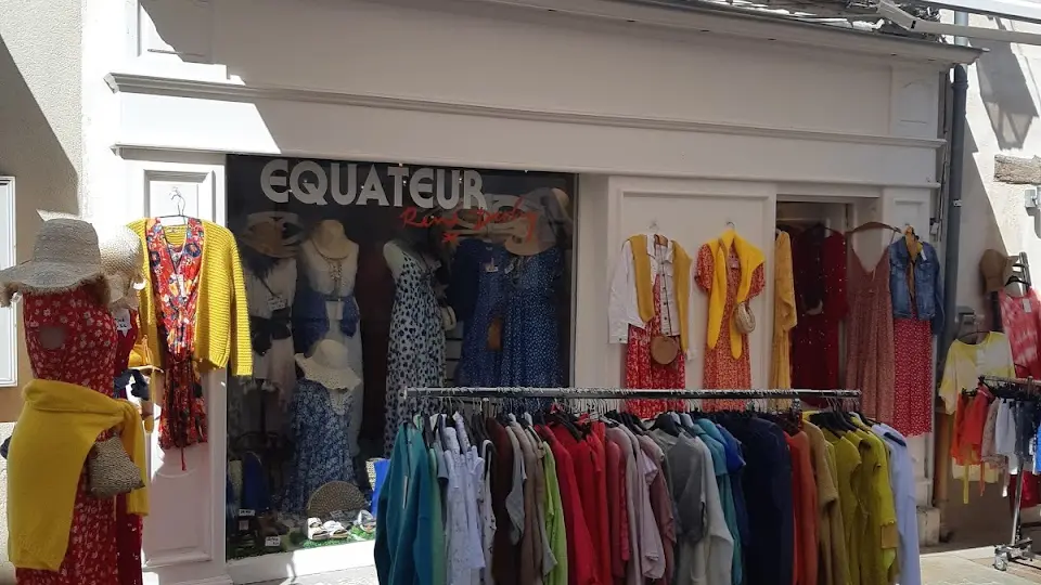 Exhibición de ropa para exteriores