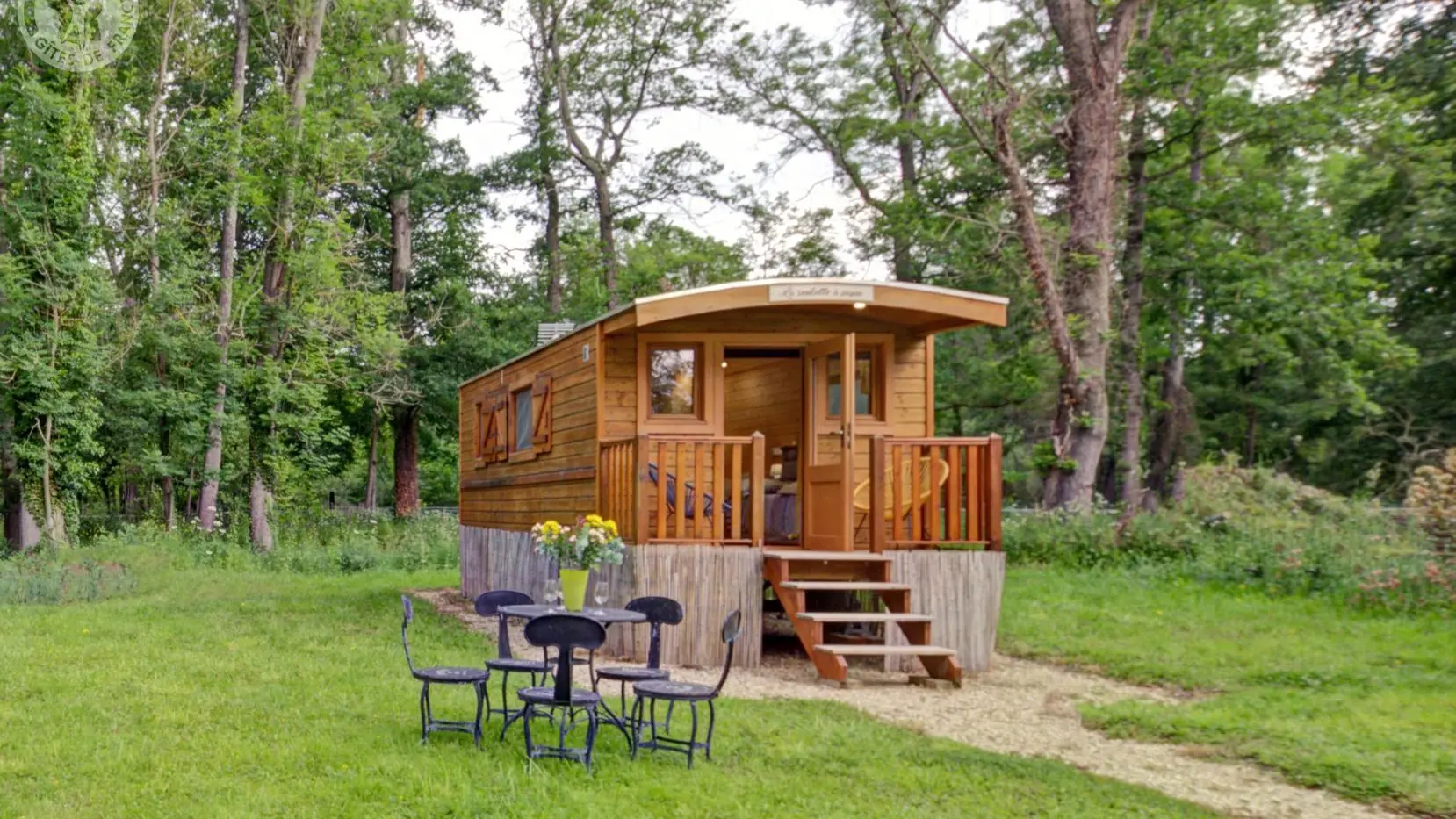 Possibilité de louer une roulotte Le papa du moulin de la petite Corse (réf.1717).