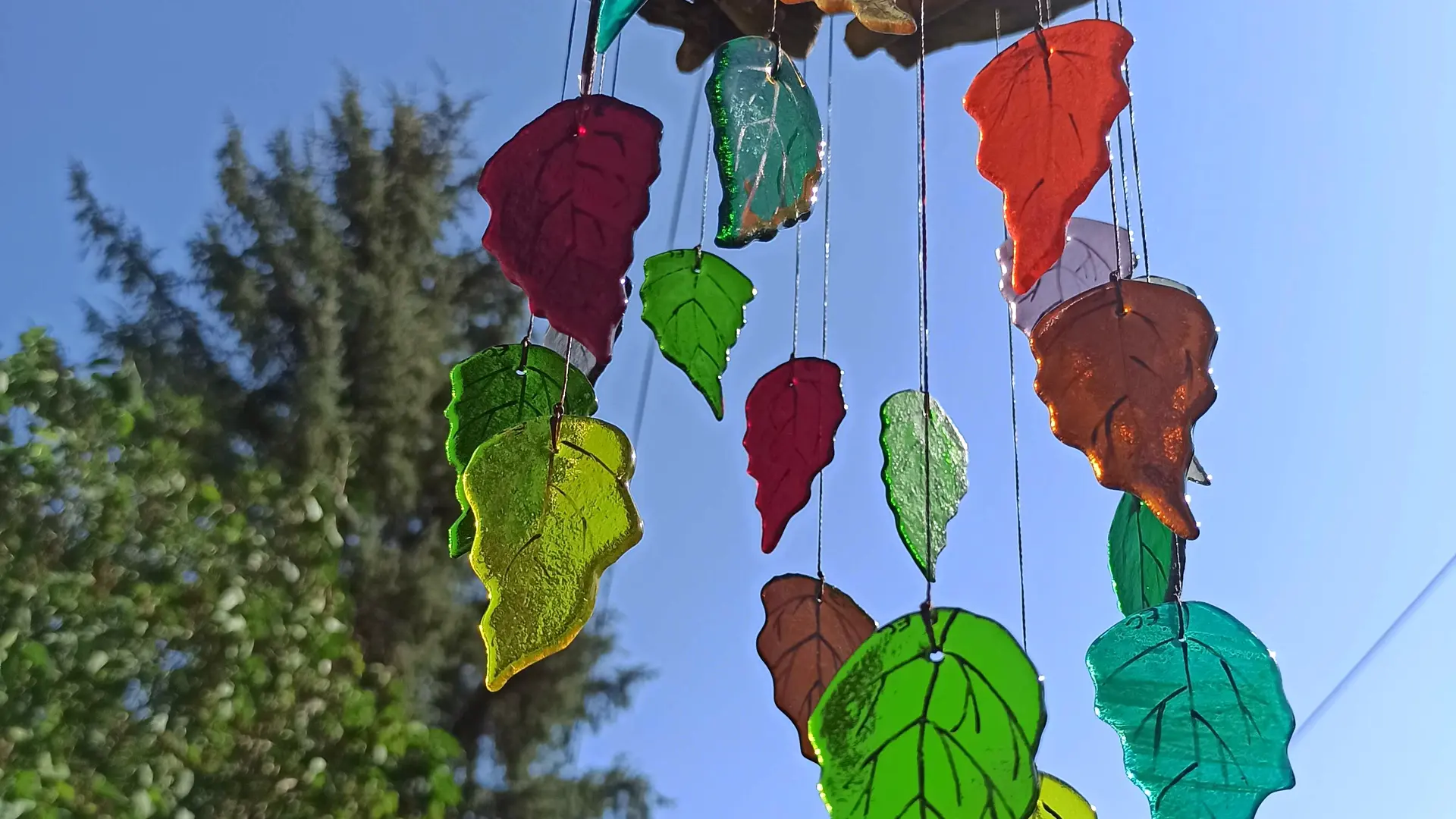 mobile, feuilles en verre fusionné