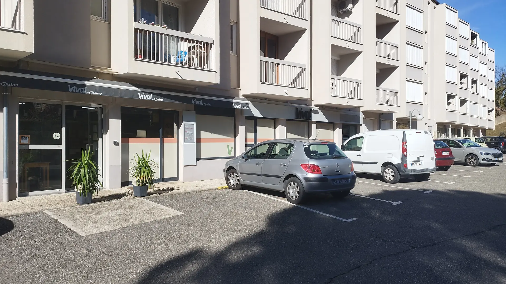 Commerce de proximité au pied de la résidence