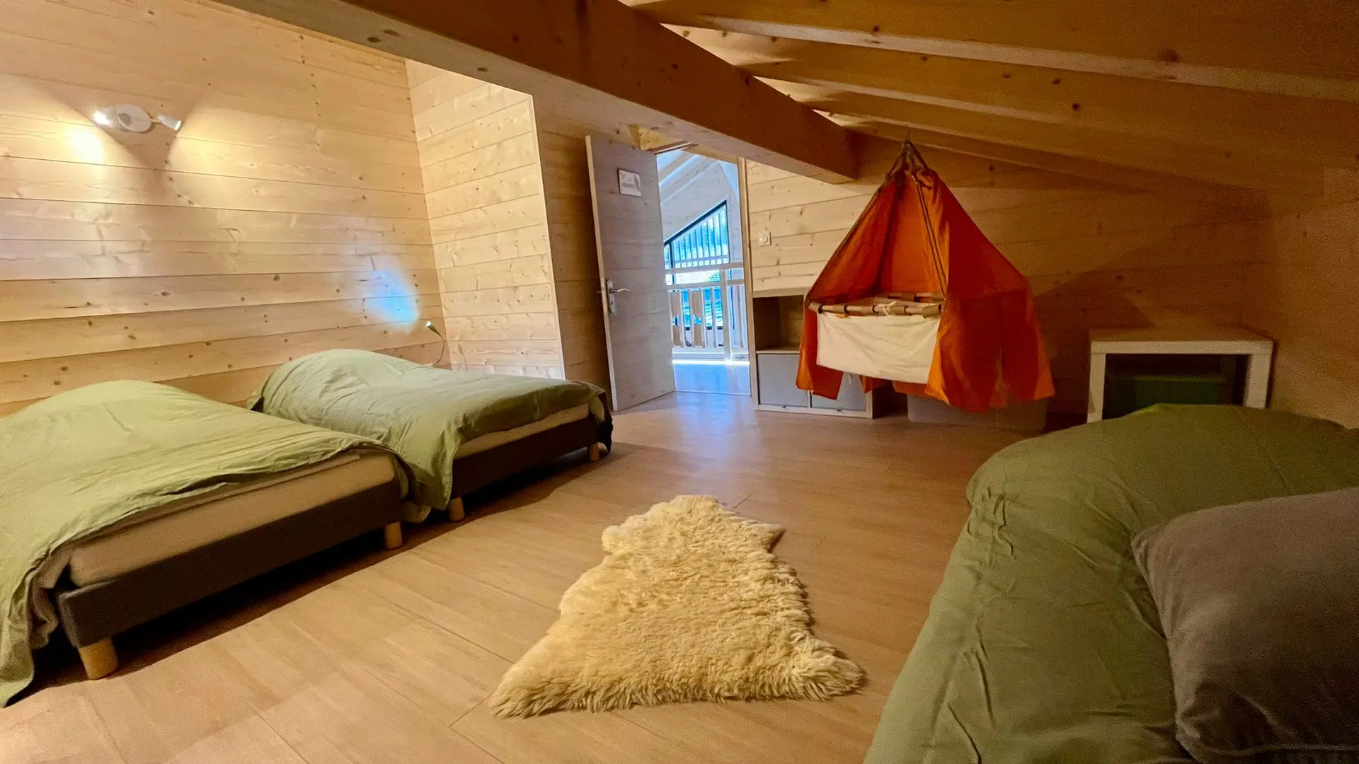 Chambre de l'appartement du haut