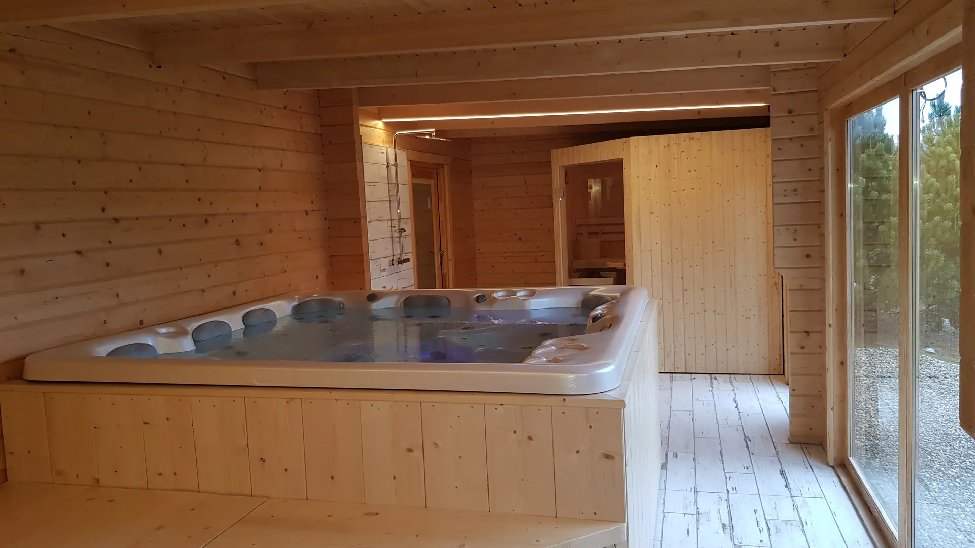 La Grange aux Abeilles - Spa, Sauna, Hammam à Estivareilles