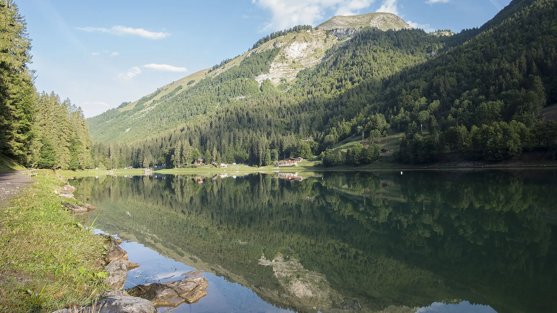 Lac de Montriond et Pointe de Nantau