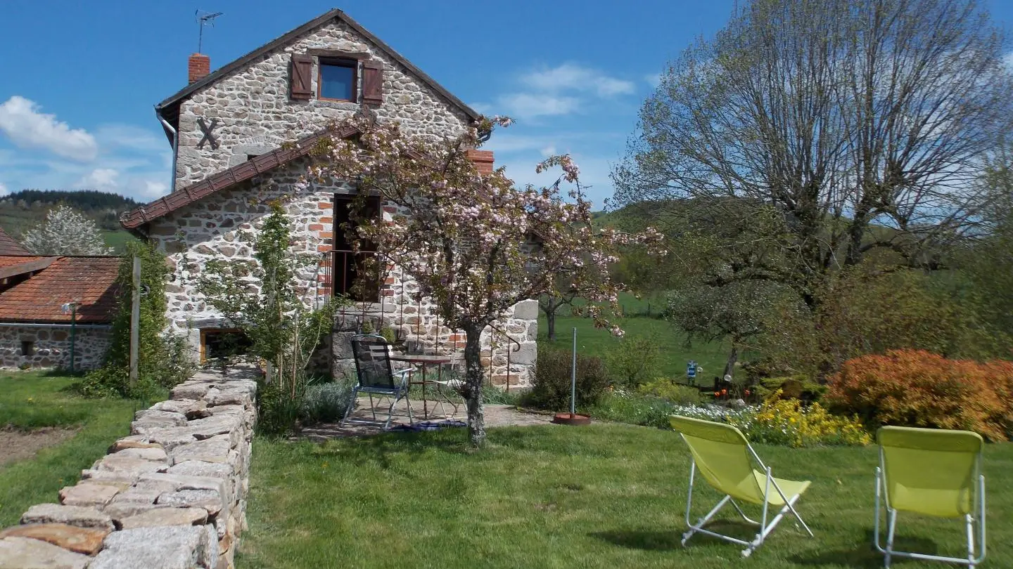 GITES DE FRANCE LE MAYET DE MONTAGNE ALLIER AUVERGNE