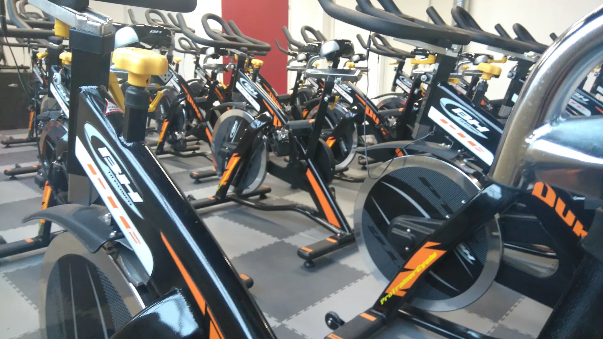 Des cours de bike 4x/semaine ... Pensez à réserver