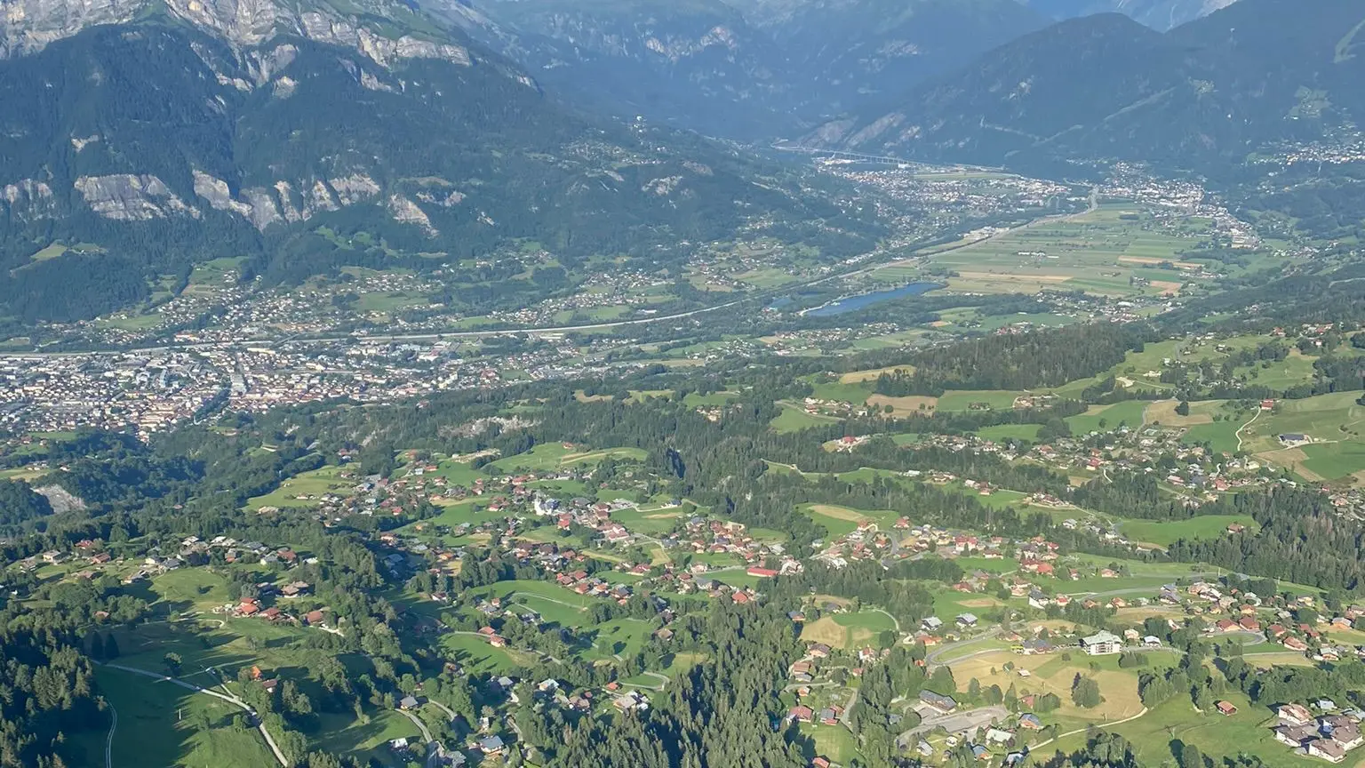 Vue en parapente du village de Cordon