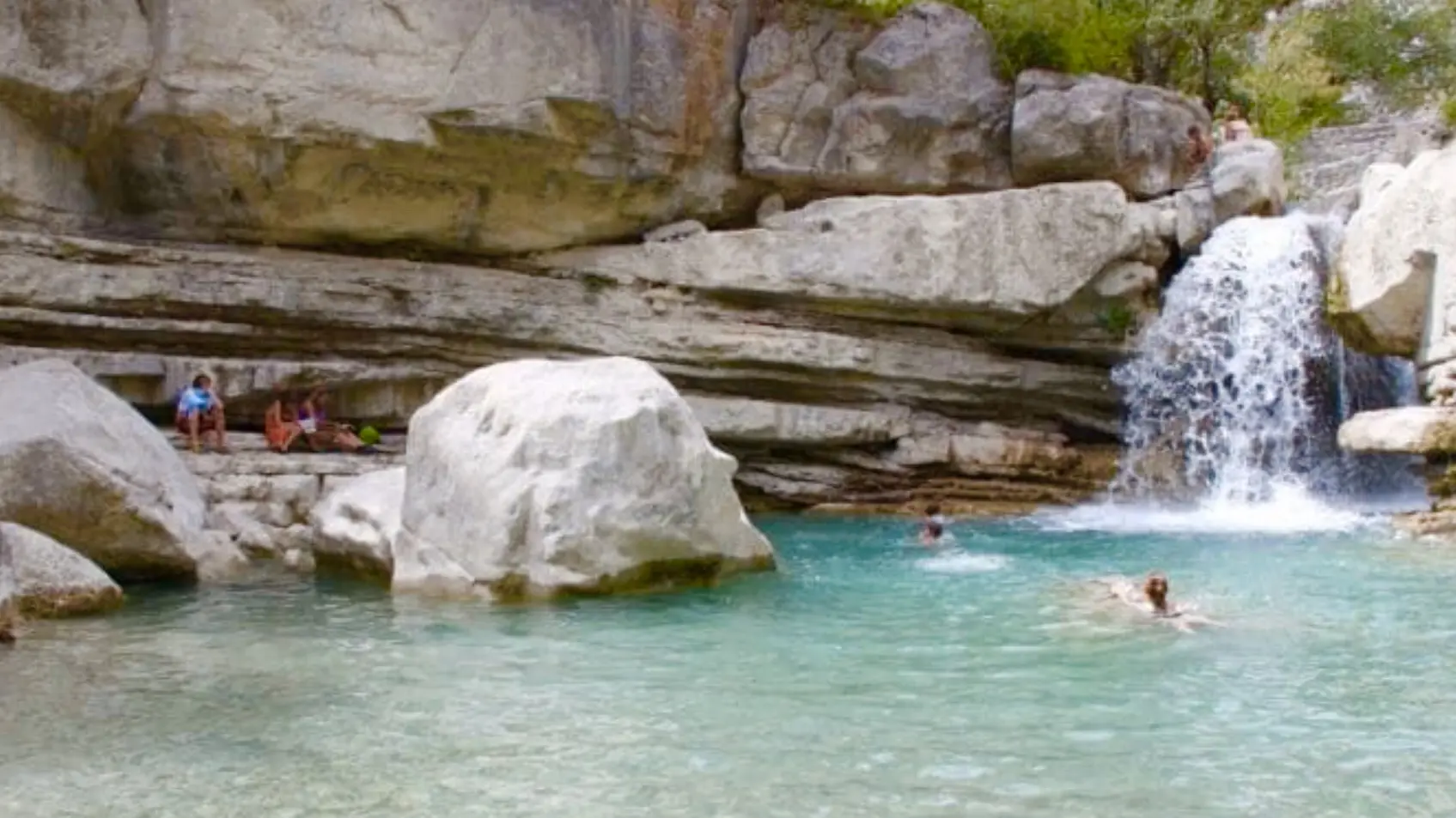 Baignade dans les gorges de la Méouge