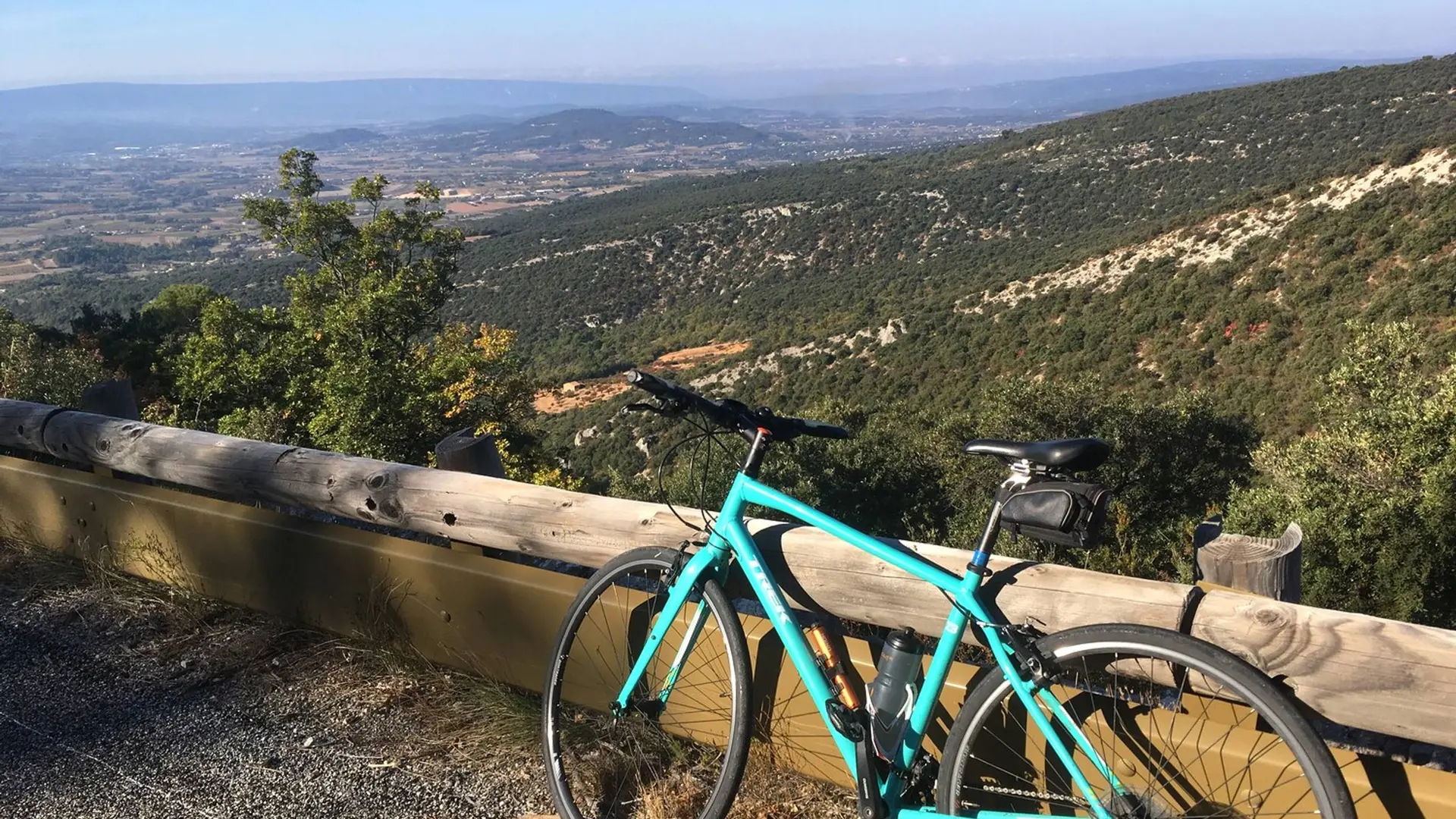 Panorama depuis la route de Lagarde d'Apt