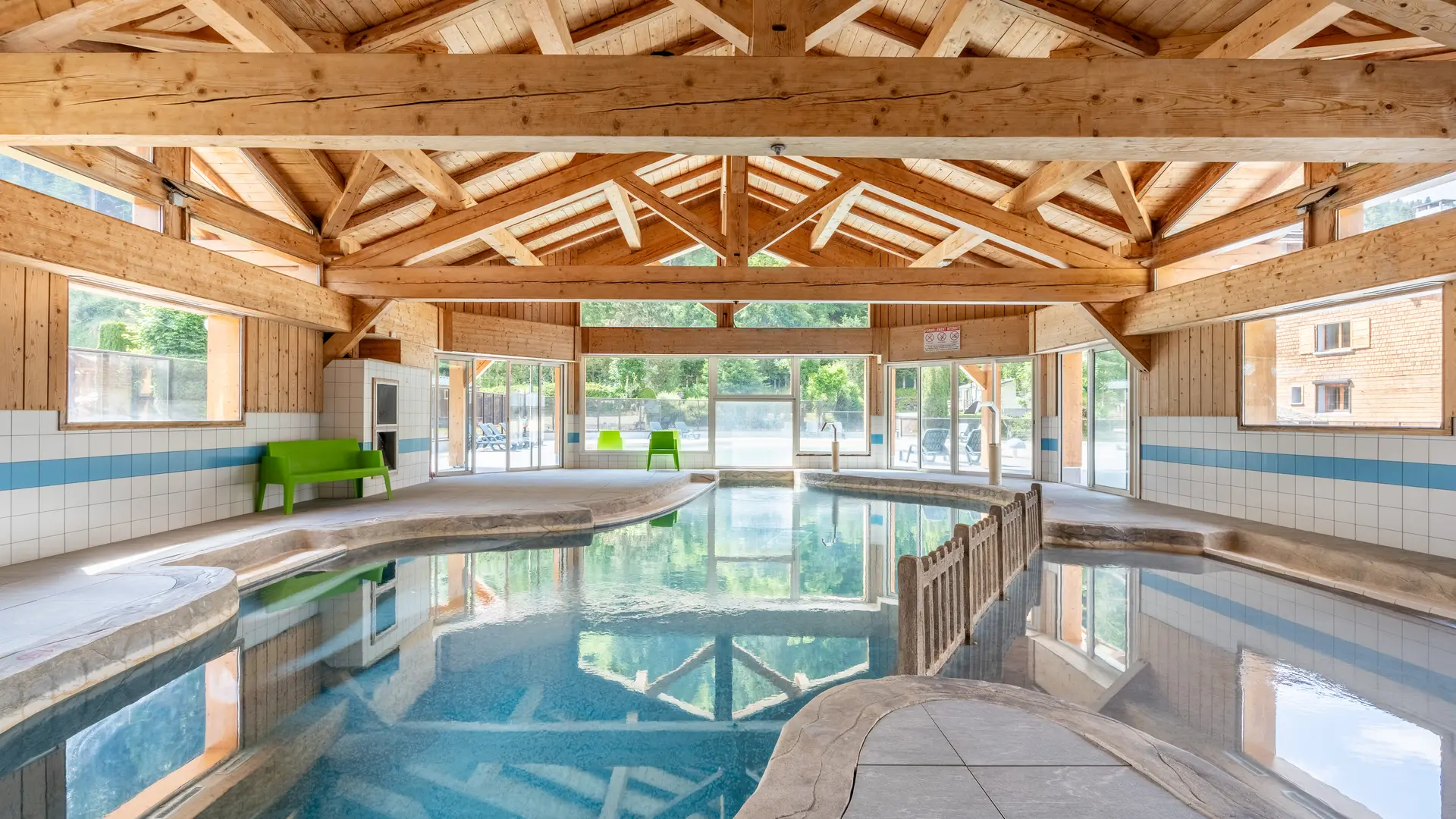 Piscine intérieure