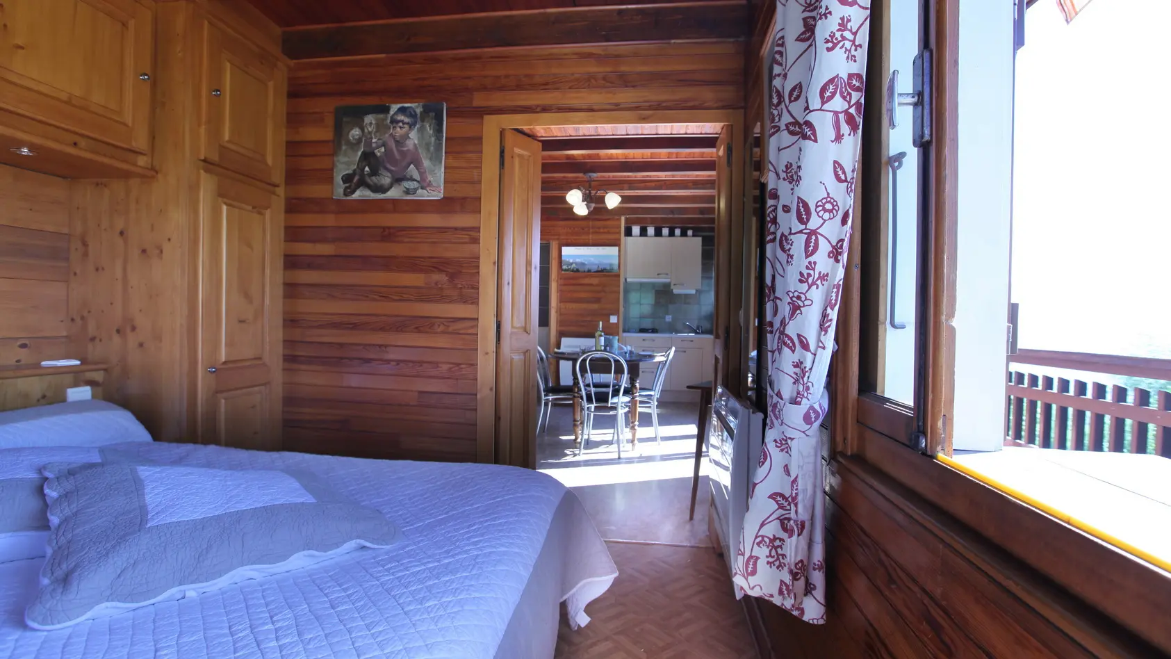 Chambre et vue sur séjour