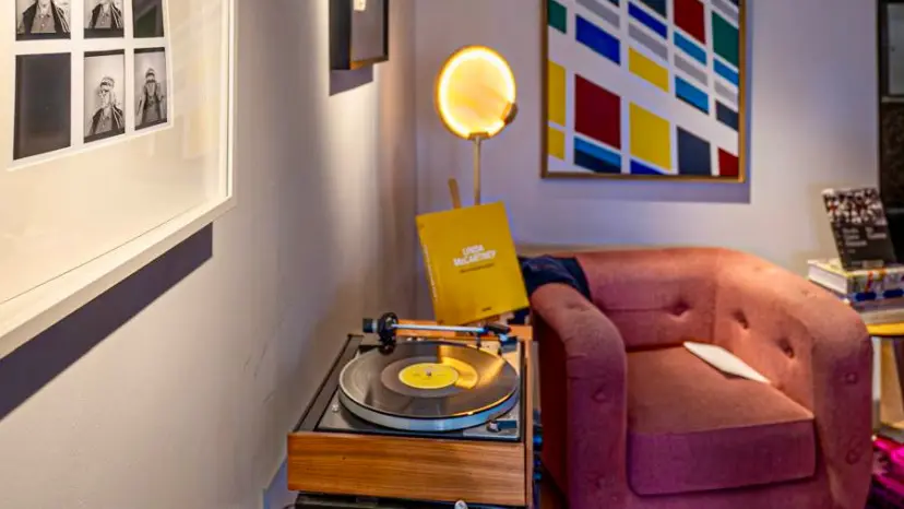 à l'intérieur de la librairie