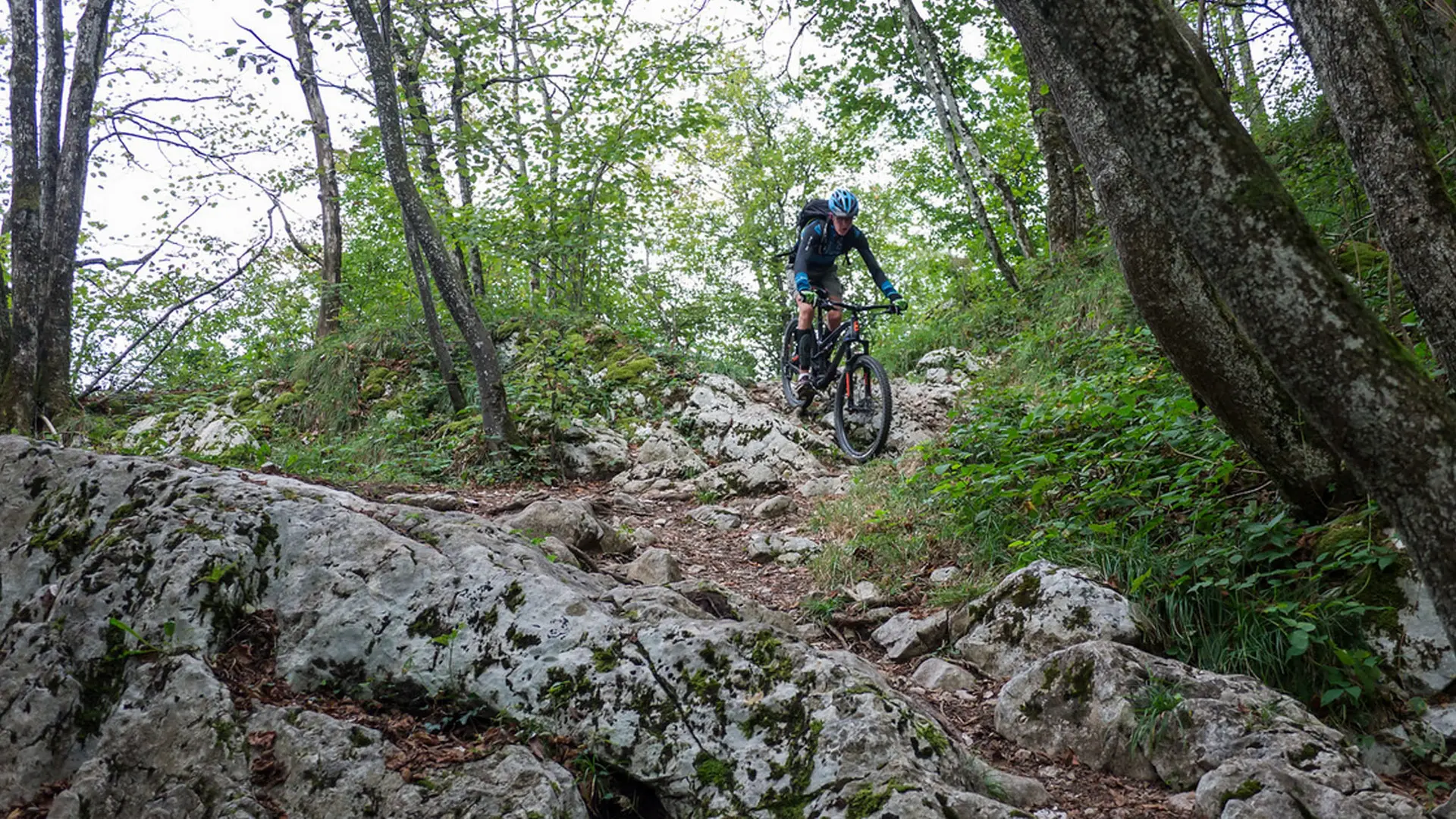 Vers le col du Crucifix