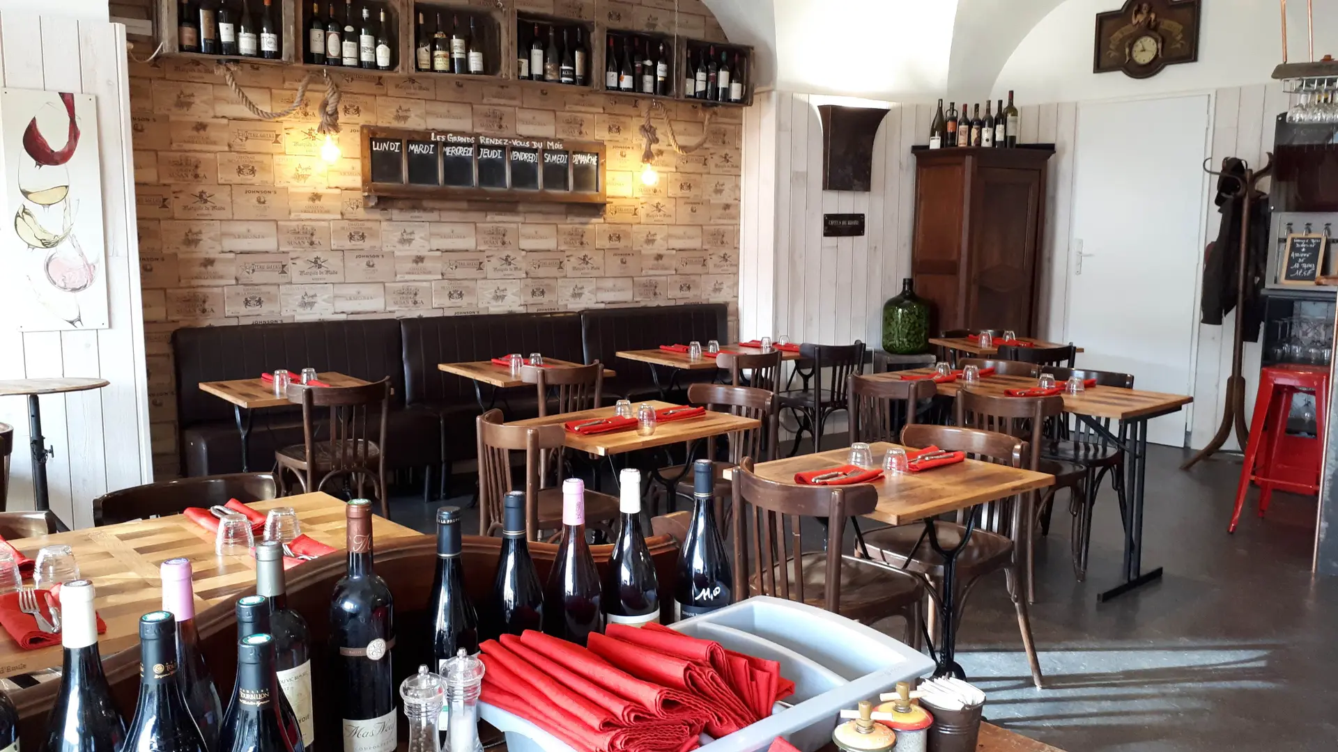 Tables dressées - La Cave de Maxime