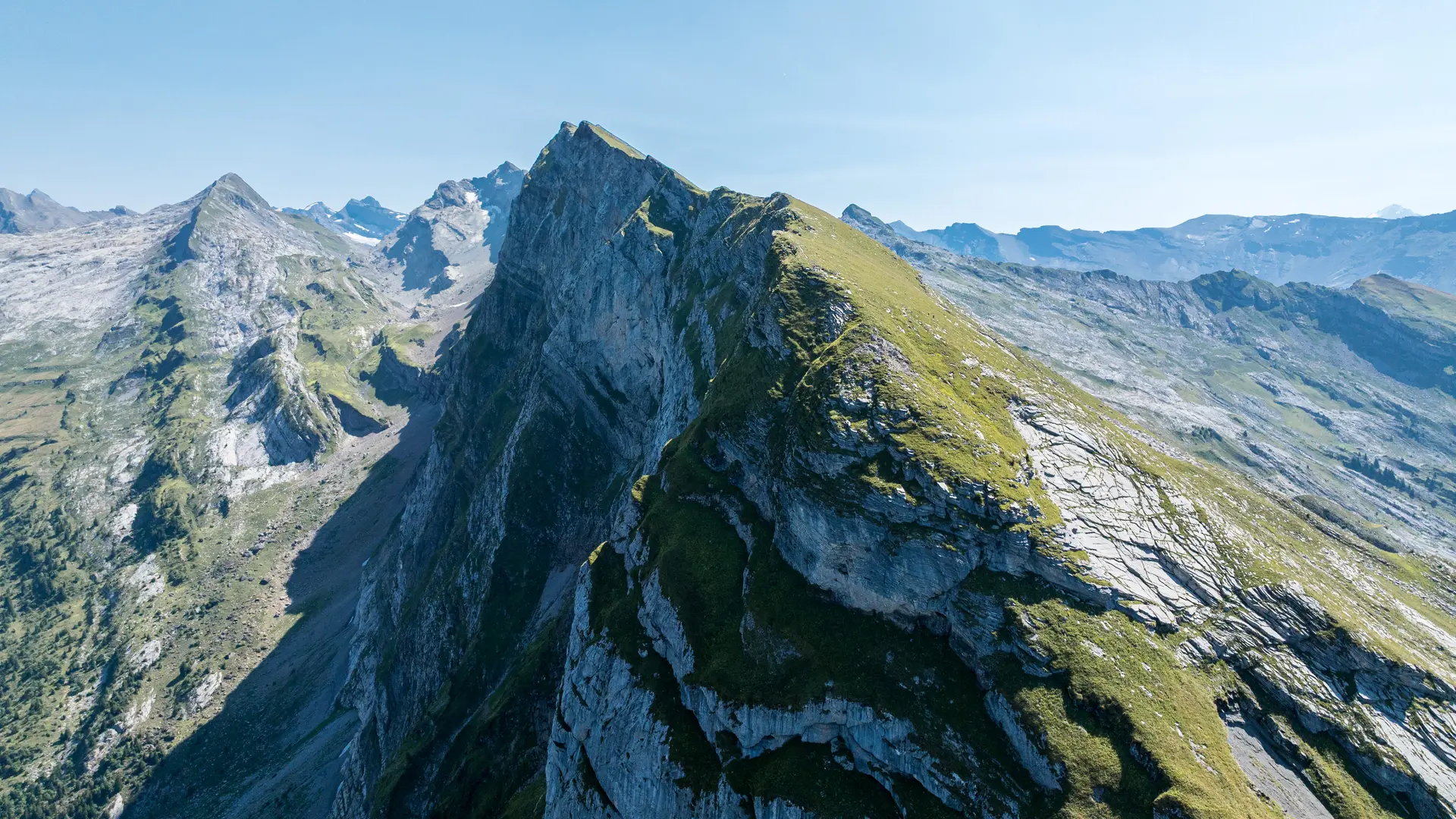 Vue sur l'Aiguille du Criou