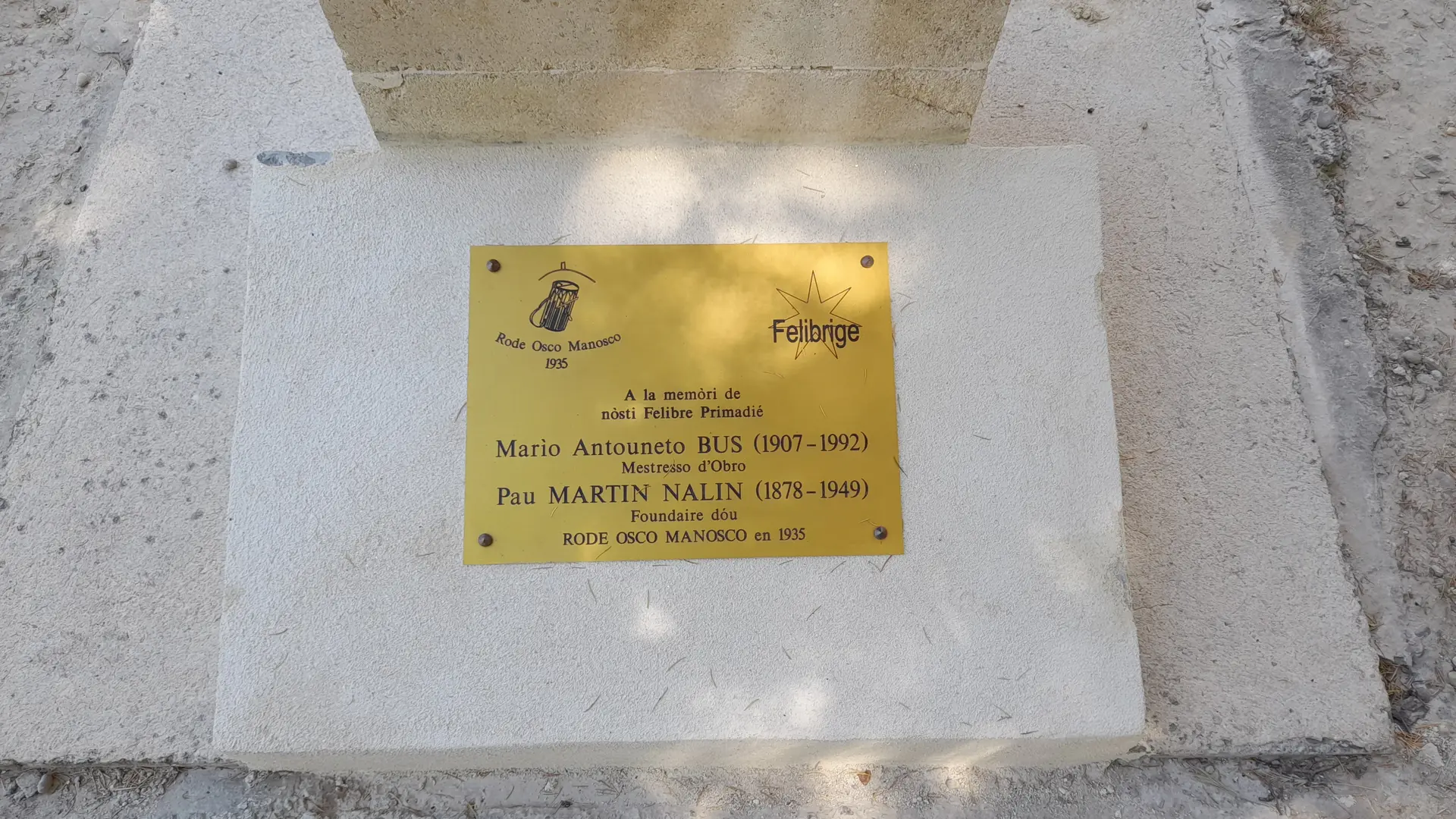 Plaque