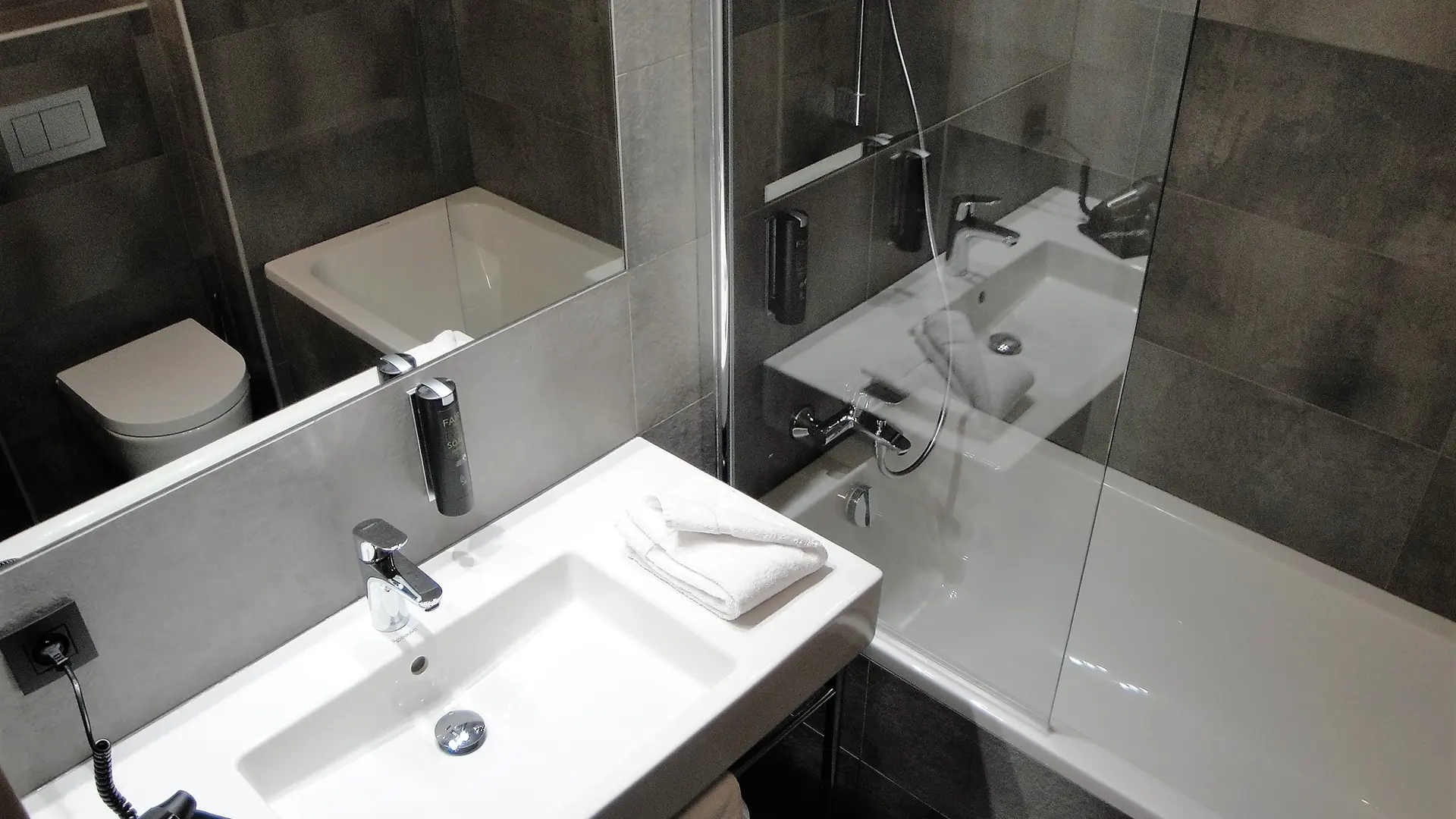 hotel du bois les houches salle de bain 4