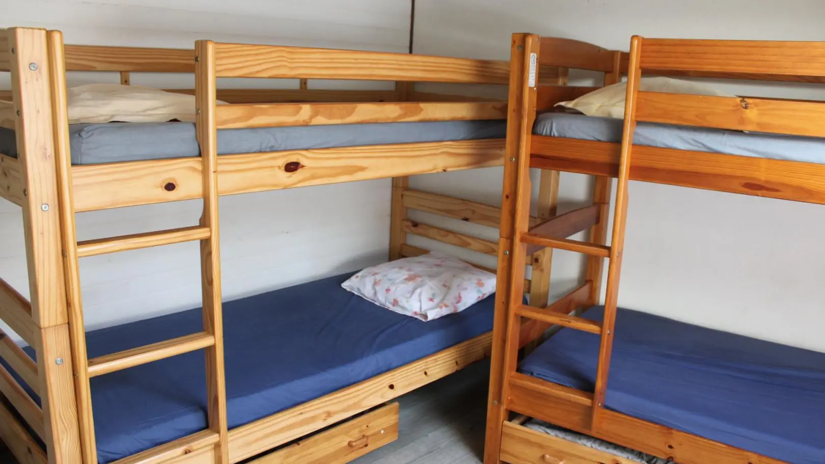 Gîte d'Etape/Groupe La Rouguière - Chambre n°3 - Saint-Martin-Vésubie - Gîtes de France Alpes-Maritimes