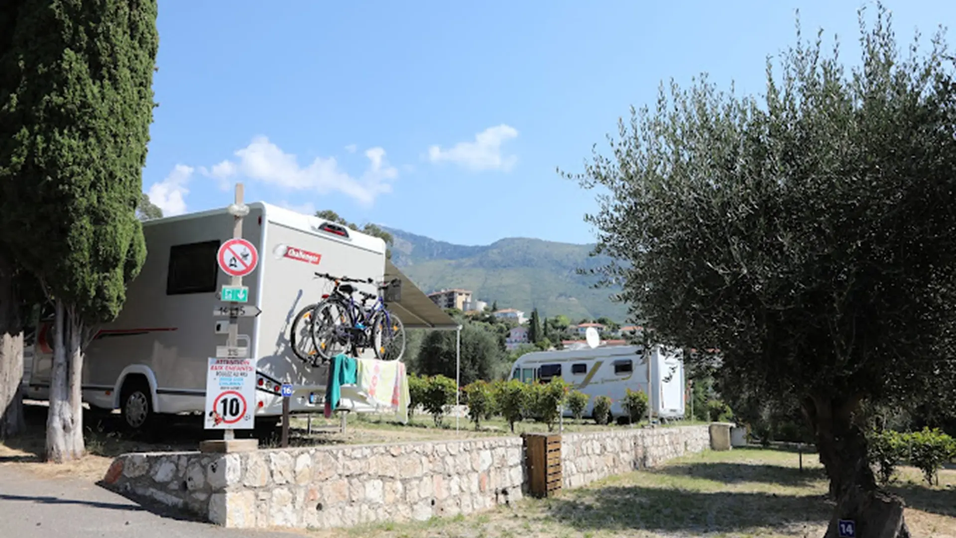 Emplacement camping-car