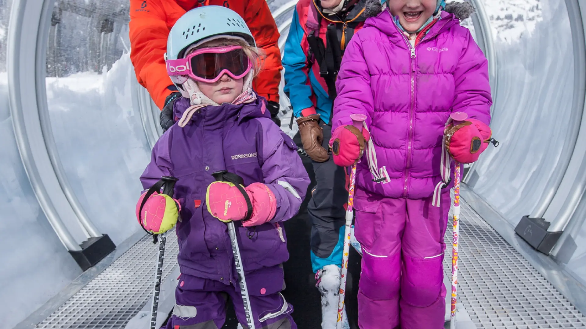 Alpage express : tapis roulant sous tunnel idéal pour les enfants au Grand-Bornand