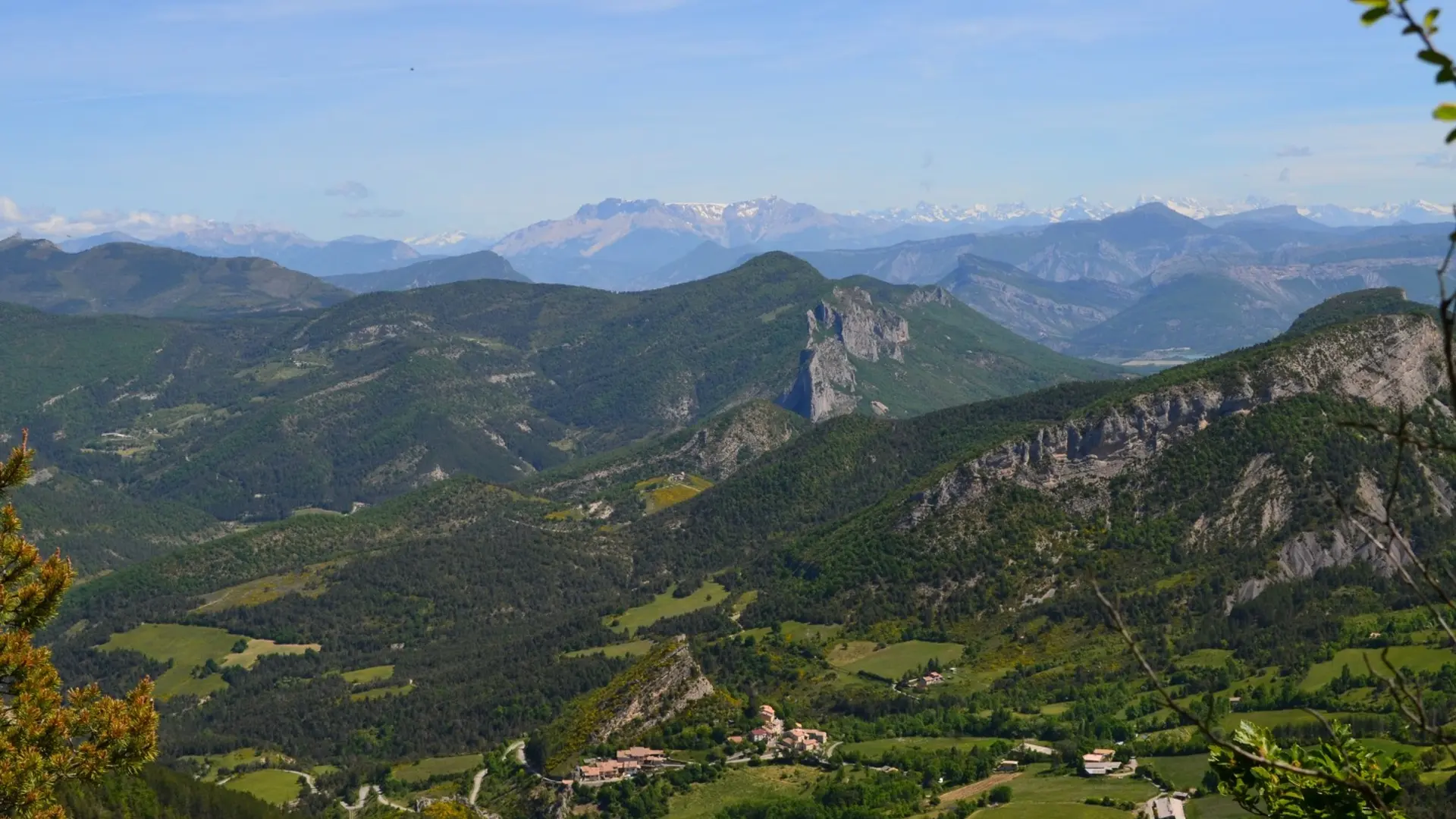 Sainte-Colombe depuis la Montagne de Chabre