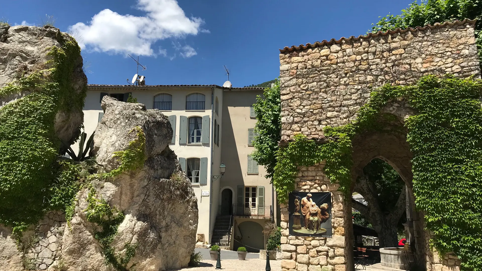 Bespoke tours Book your Private tours of Provence, guided tours by Licensed GUIDES