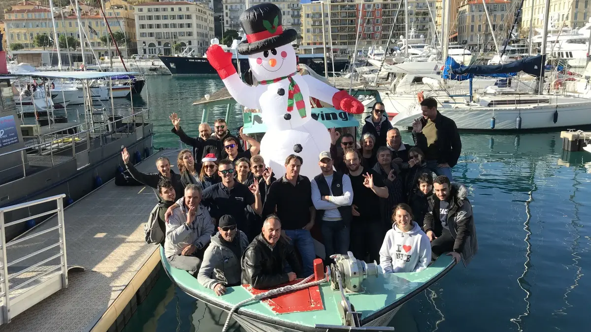 Retour du bateau de la plongée de Noël