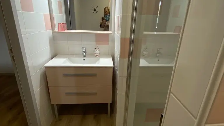 Salle de bain chambre 6