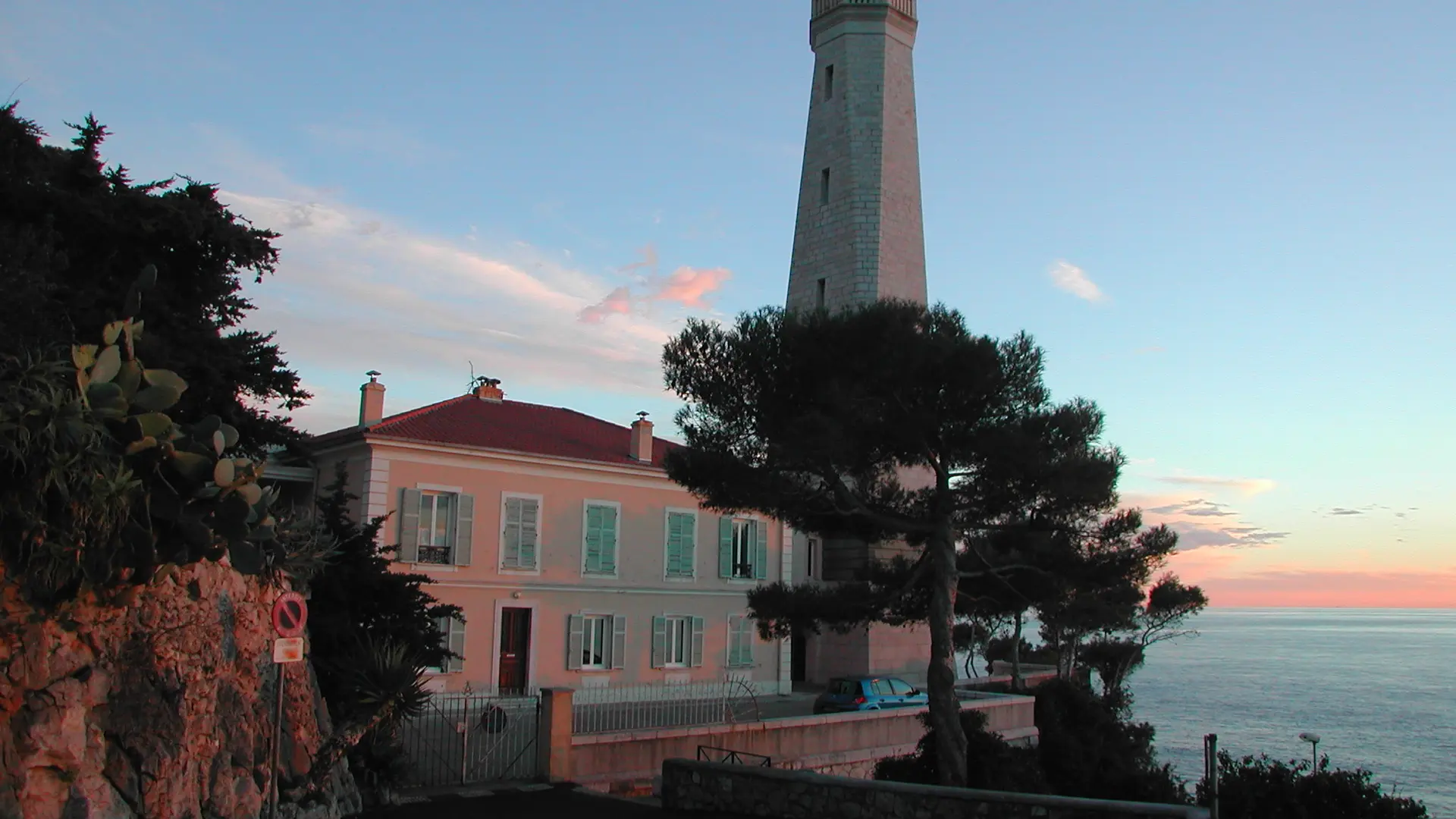 Coucher de soleil sur le phare du Cap Ferrat