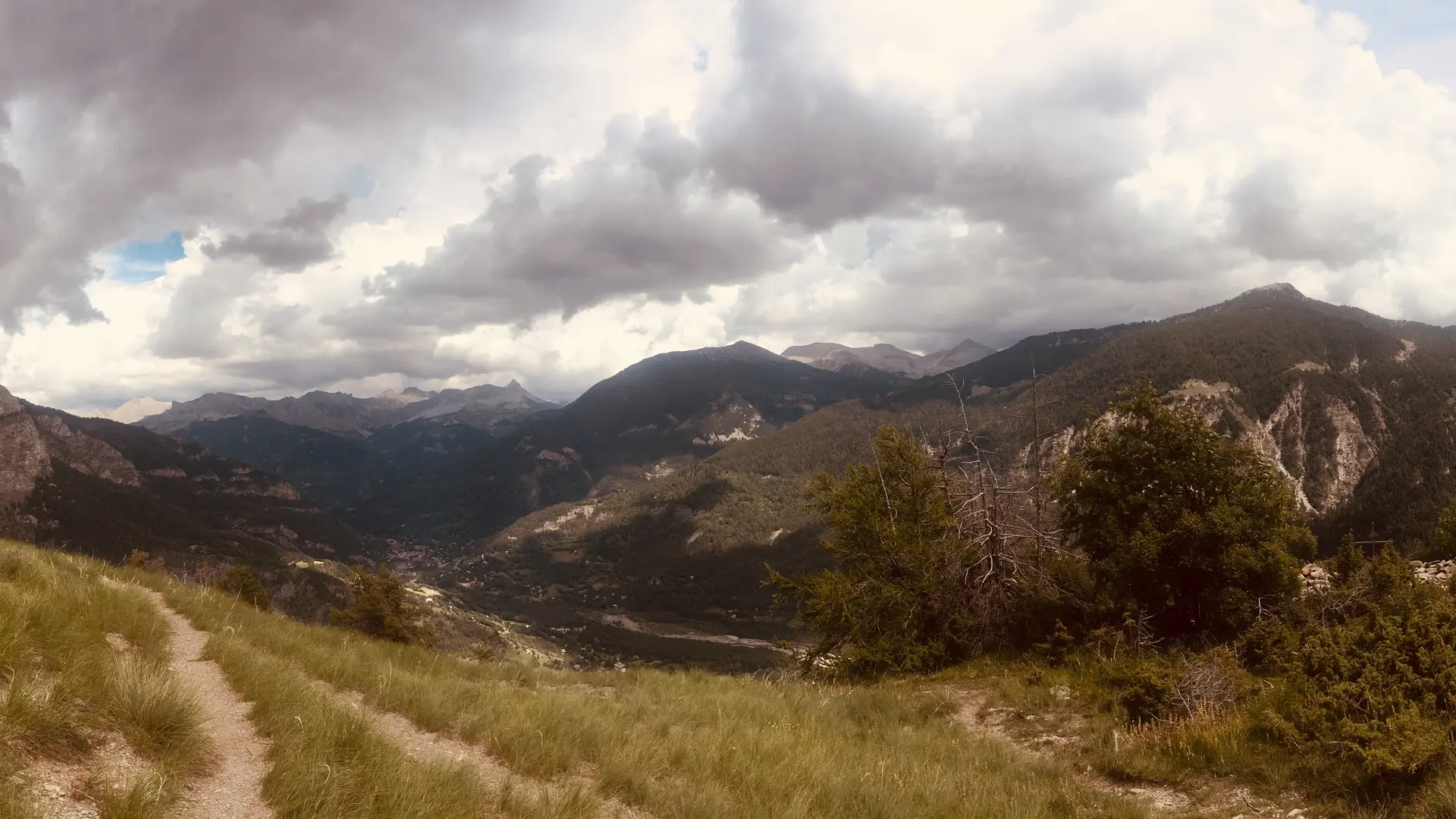 Vue panoramique depuis la Croix du Puy Villars Colmars