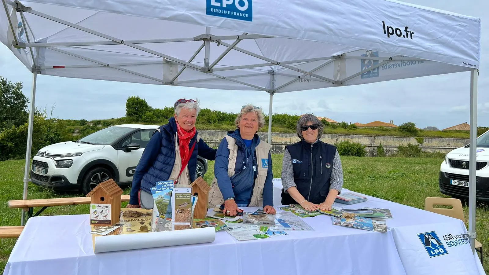 stand tenu par les bénévoles