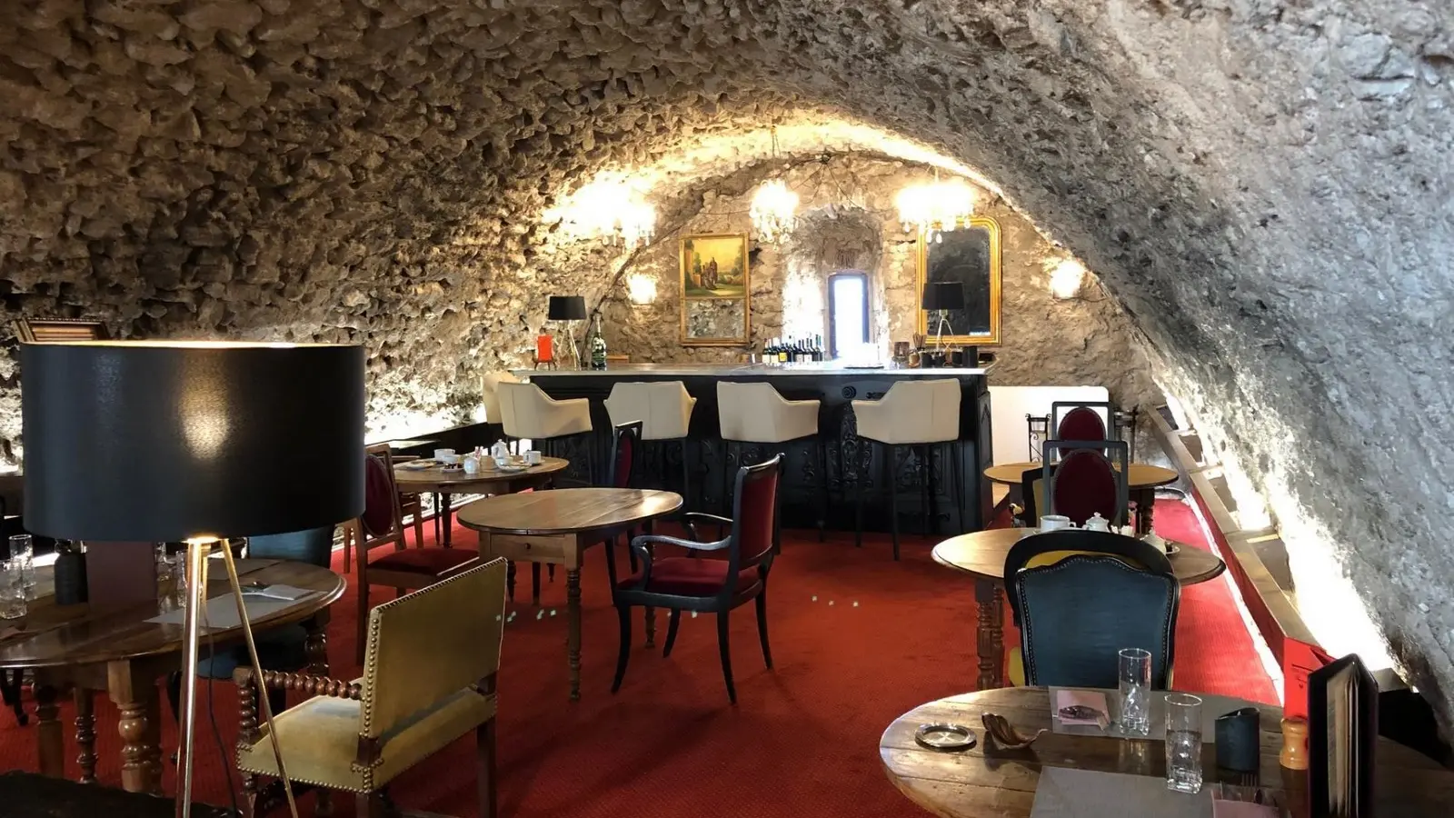 The restaurant room