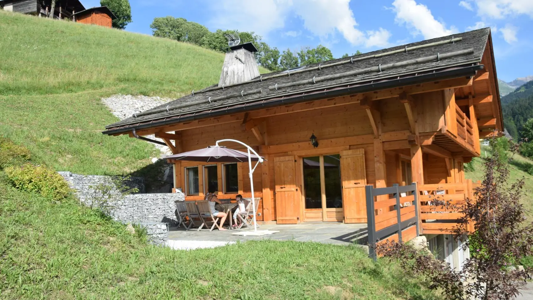 Coté ouest du chalet