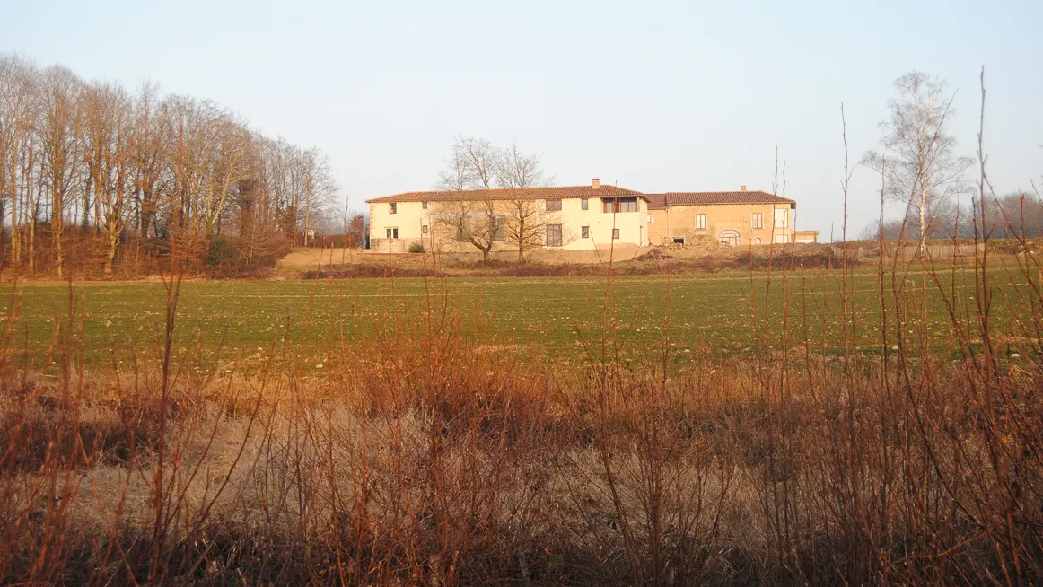 Depuis la rivière de ceinture de l'étang