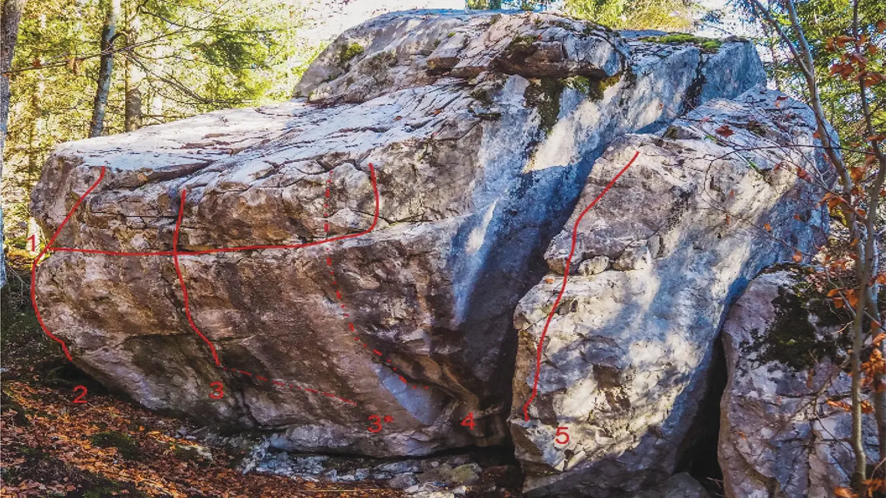 Bloc de la Tranche (Face Ouest)  1/ A trav’hère 6b+ 2/ Hop top 5b+ 3/ La coulée douce 6a 3’/ Départ bas ? 4/ Lames ou larmes 7b ? 5/ La tranche 6a Tout en départ assis (DA)