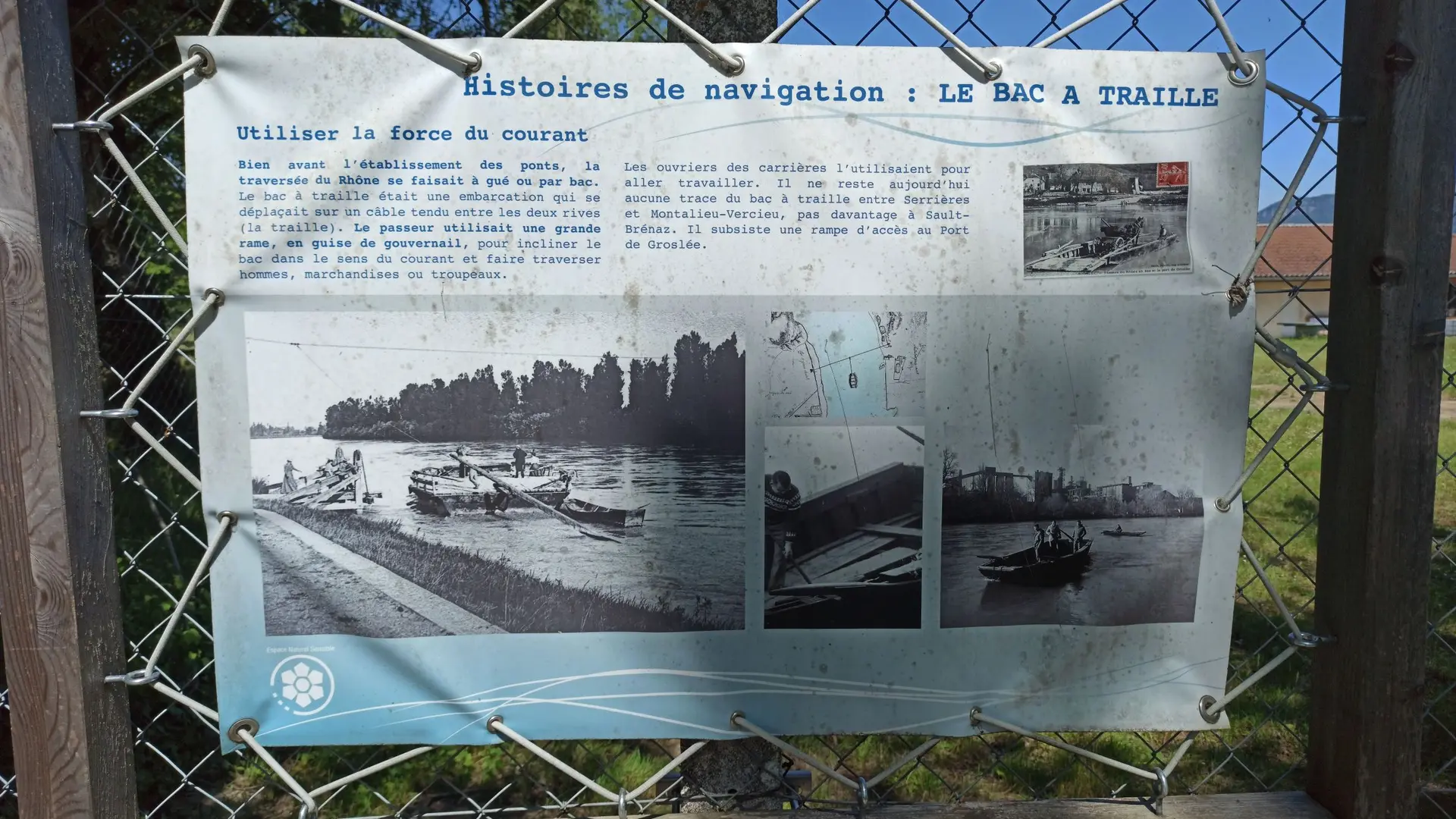Panneau explicatif sur l'histoire locale