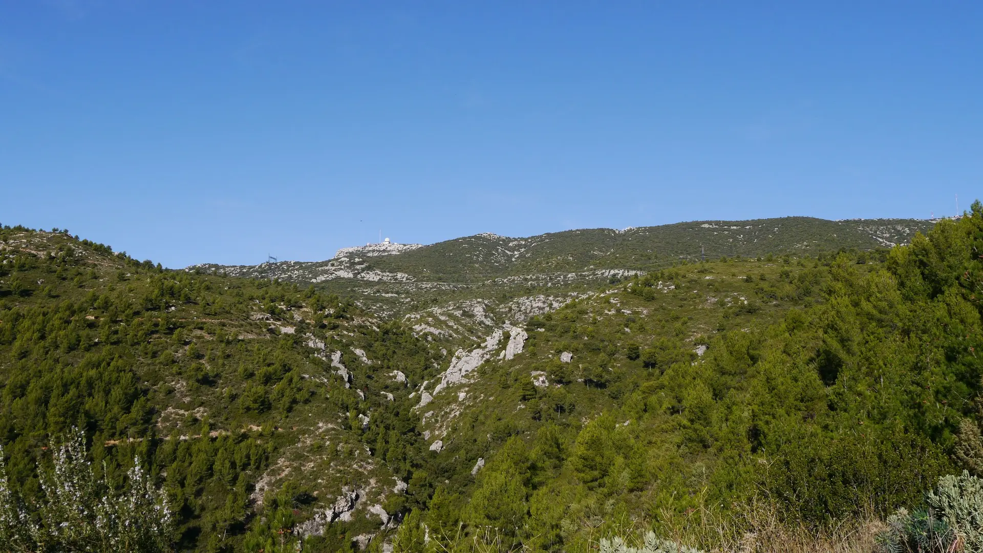 Le pic de Bertagne au loin, le long du parcours