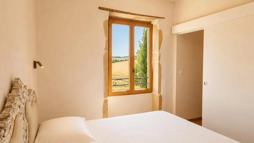 Suite 3 : un lit 160x200cm avec salle d'eau privative.