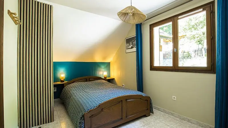 Gîte Les Cytises-2 Chambre 1 Lit double-Saint-Étienne-de-Tinée-Gîtes de France des Alpes-Maritimes