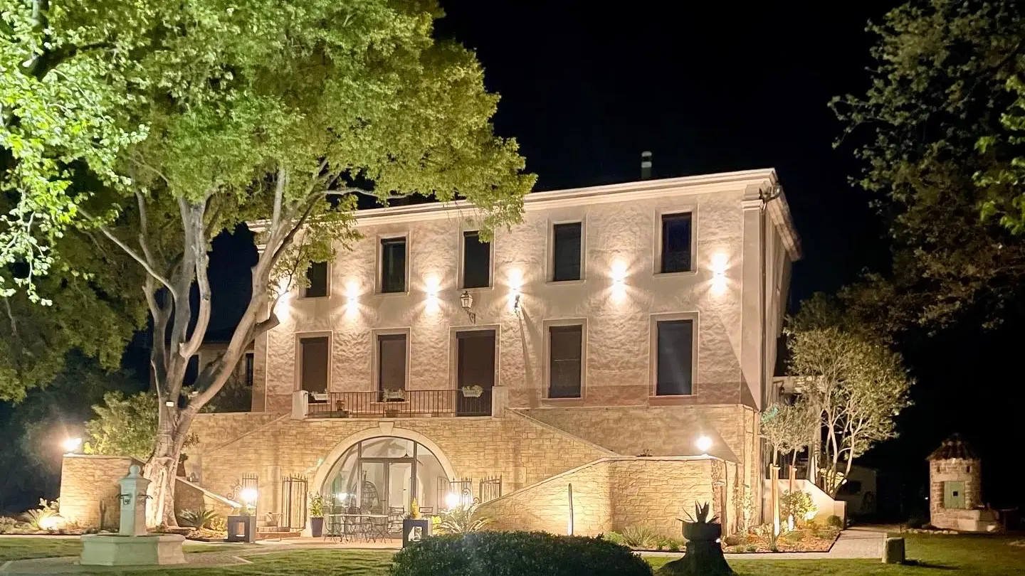 Bastide la nuit