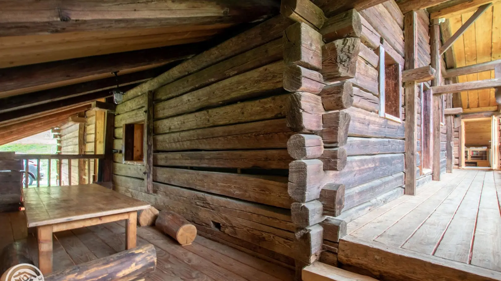 terrasse abritée à l'étage