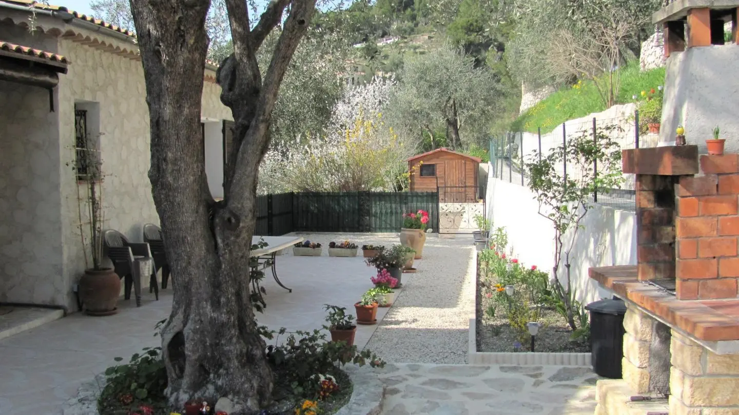 La Dominante-Terrasse/Barbecue-Blausasc-Gîtes de France des Alpes-Maritimes