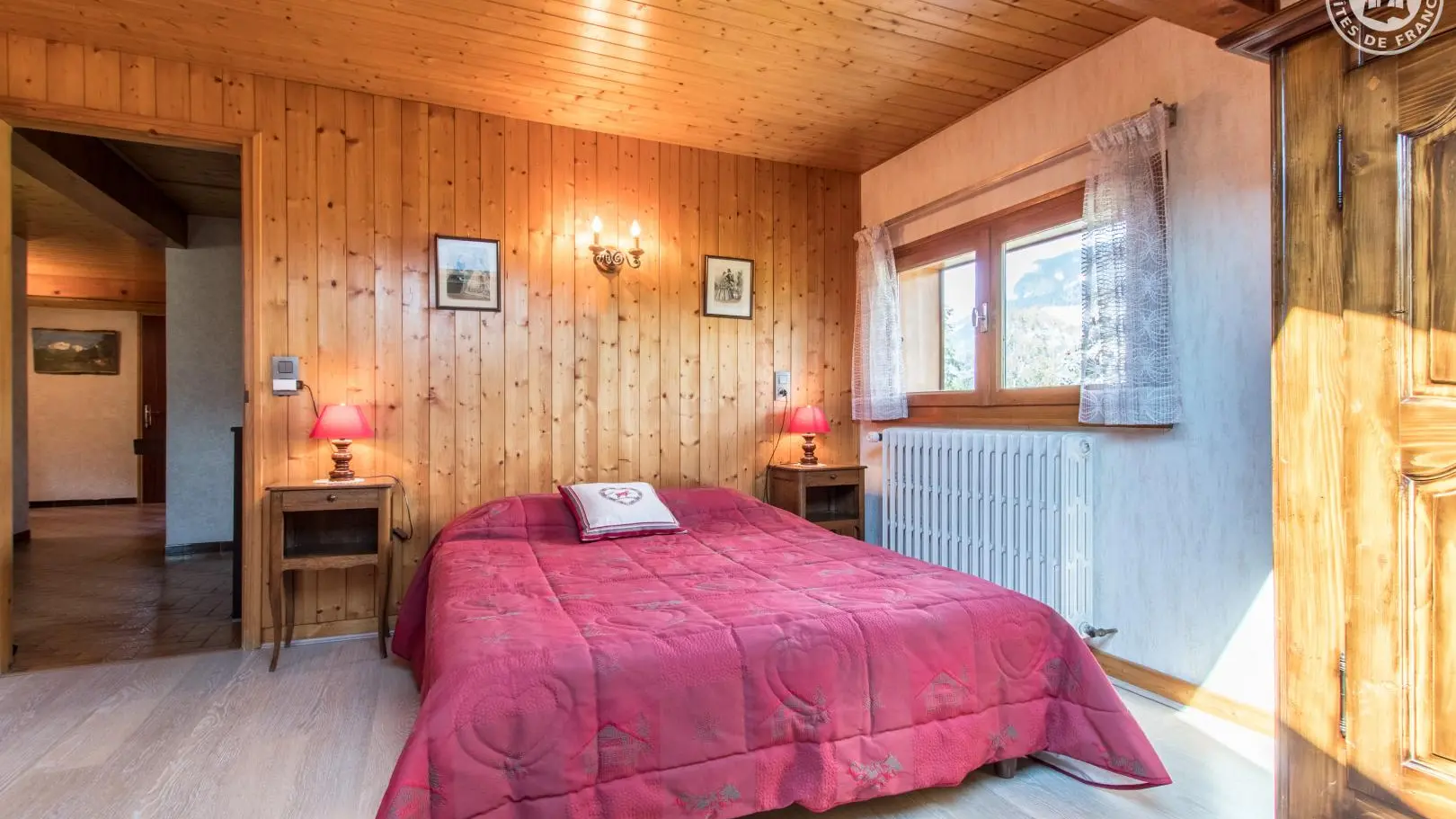 Chambre : une lit double.
Face Mont Blanc