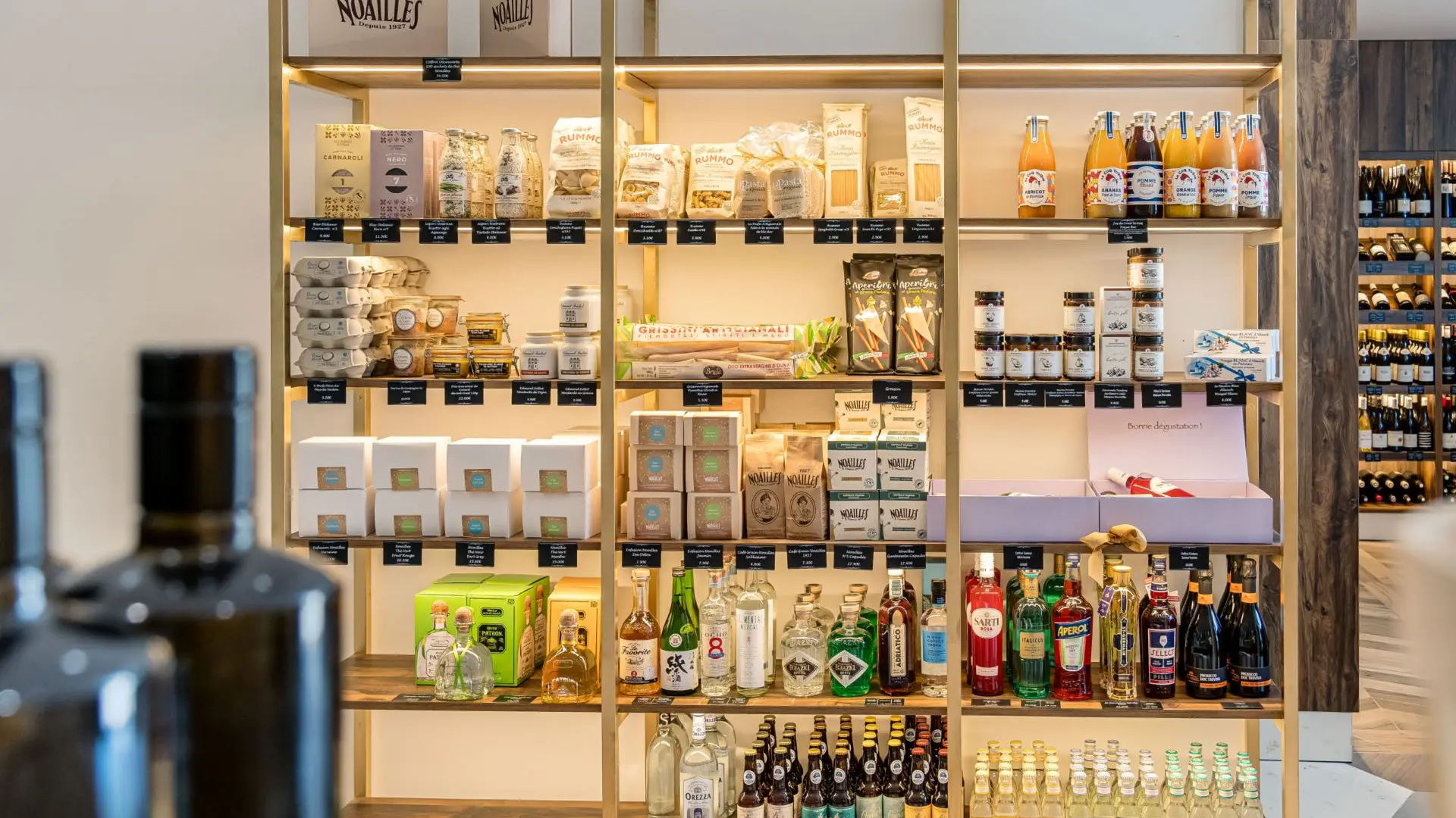 présentoir des produits en vente