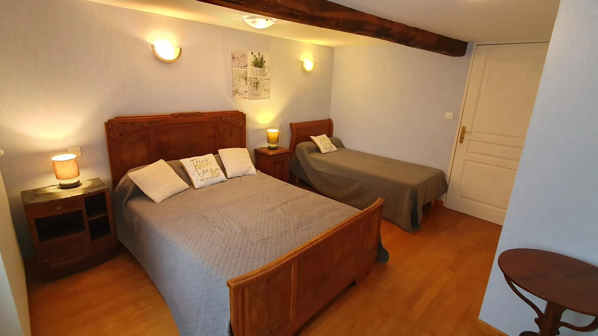 chambre n°4 
composée d'un lit de 140cm & 1 lit de 90cm