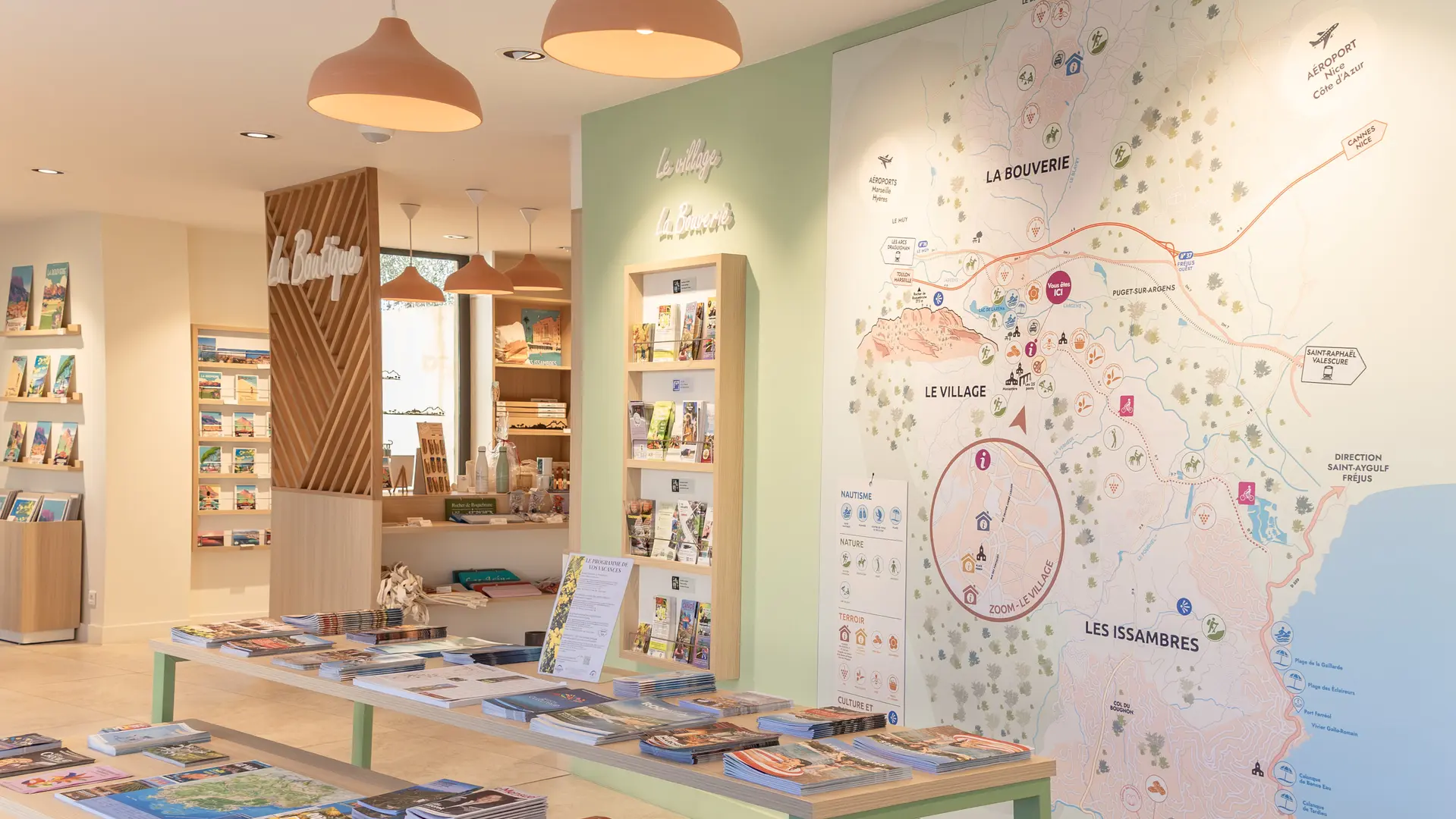 carte touristique et documentation