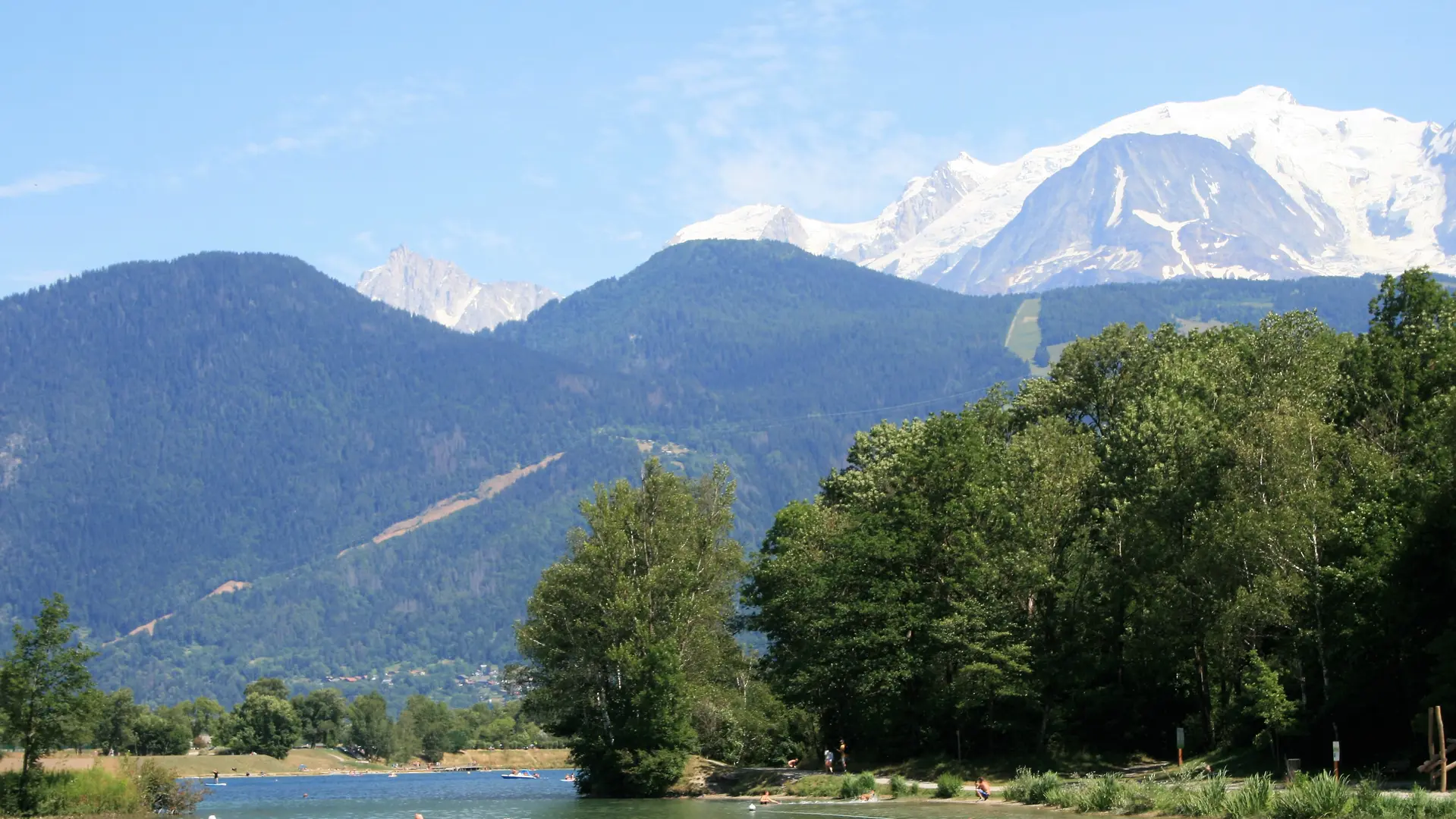 Pédalo face au Mont Blanc