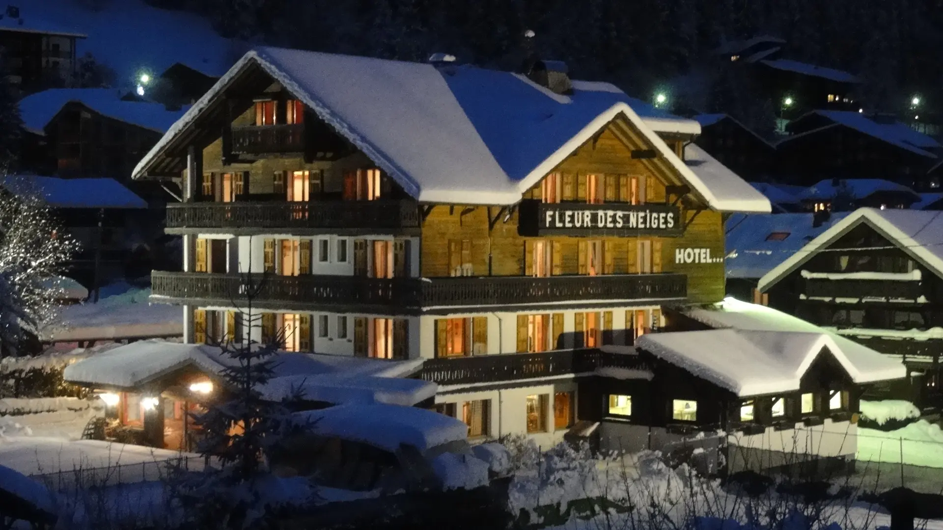 vue extérieure de l'hôtel en hiver