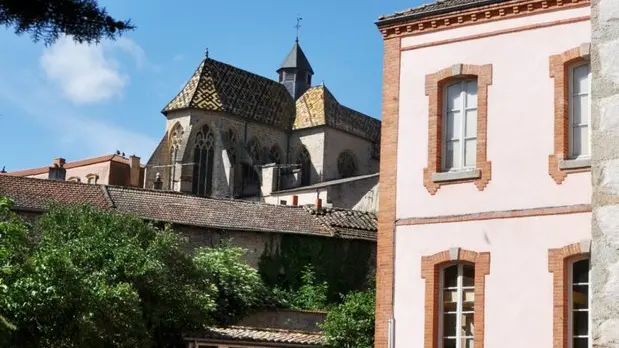 Vue de l'église depuis le Musée Alice Taverne